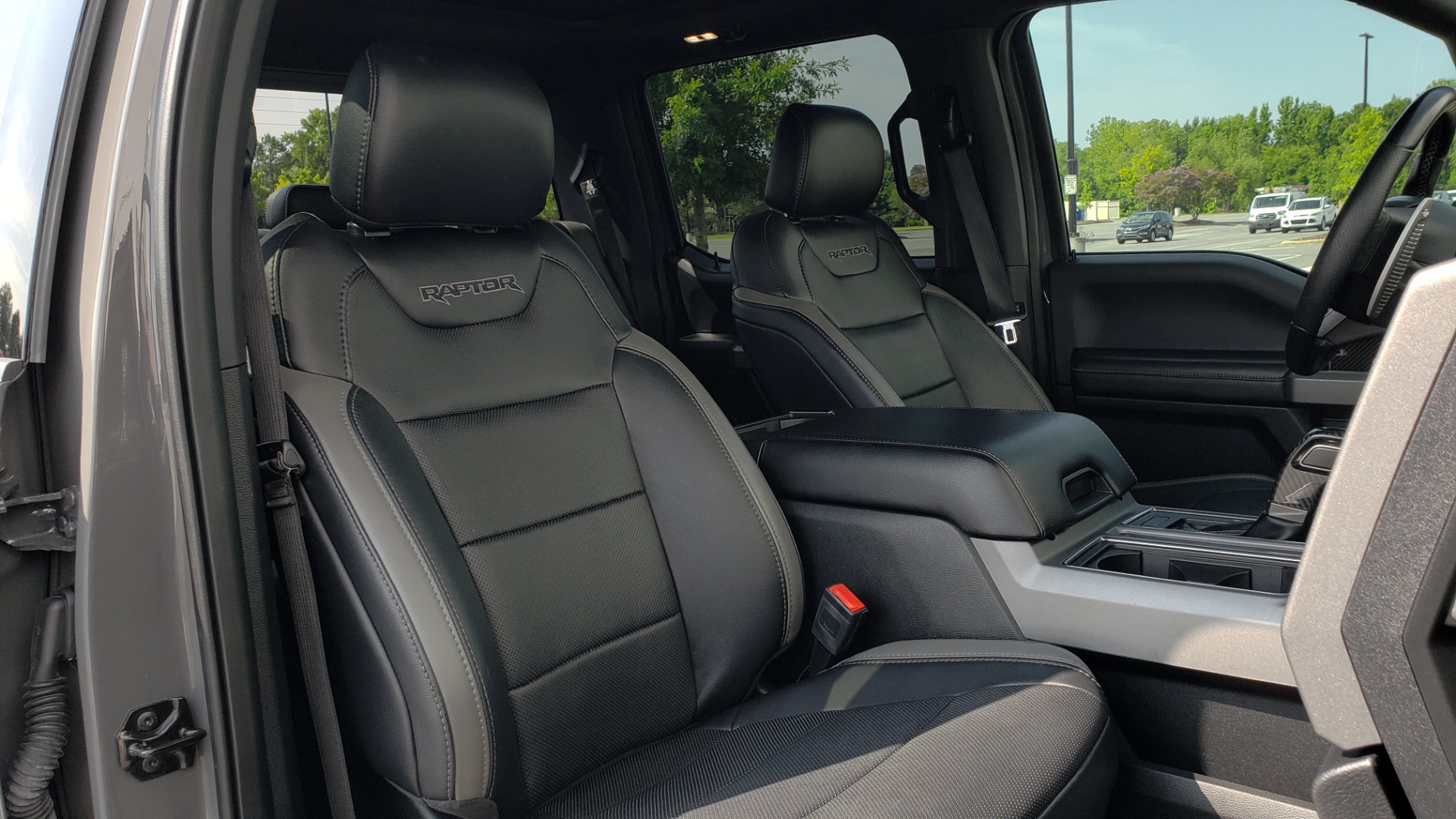 Used 2018 Ford F-150 RAPTOR 4X4 SUPERCREW / NAV / PANO-ROOF / REARVIEW for sale Sold at Formula Imports in Charlotte NC 28227 76