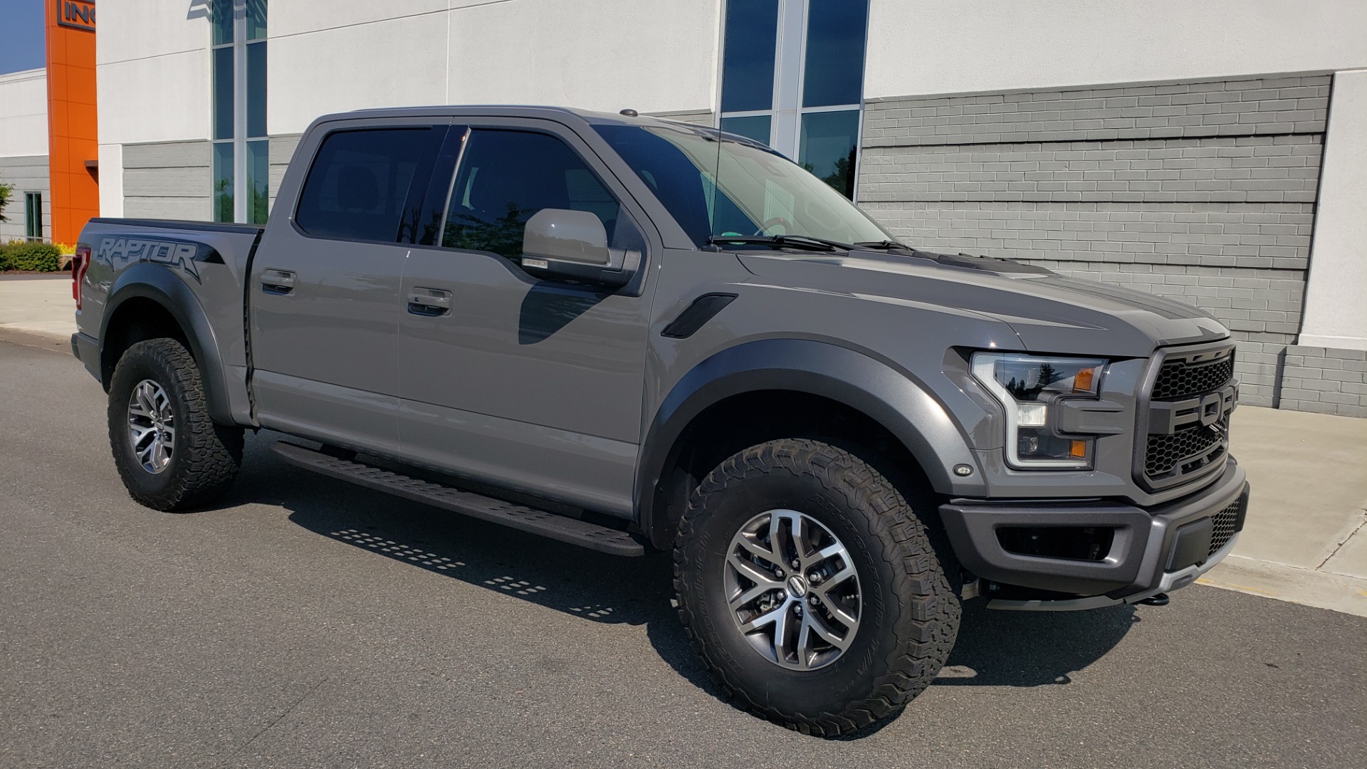 Used 2018 Ford F-150 RAPTOR 4X4 SUPERCREW / NAV / PANO-ROOF / REARVIEW for sale Sold at Formula Imports in Charlotte NC 28227 8