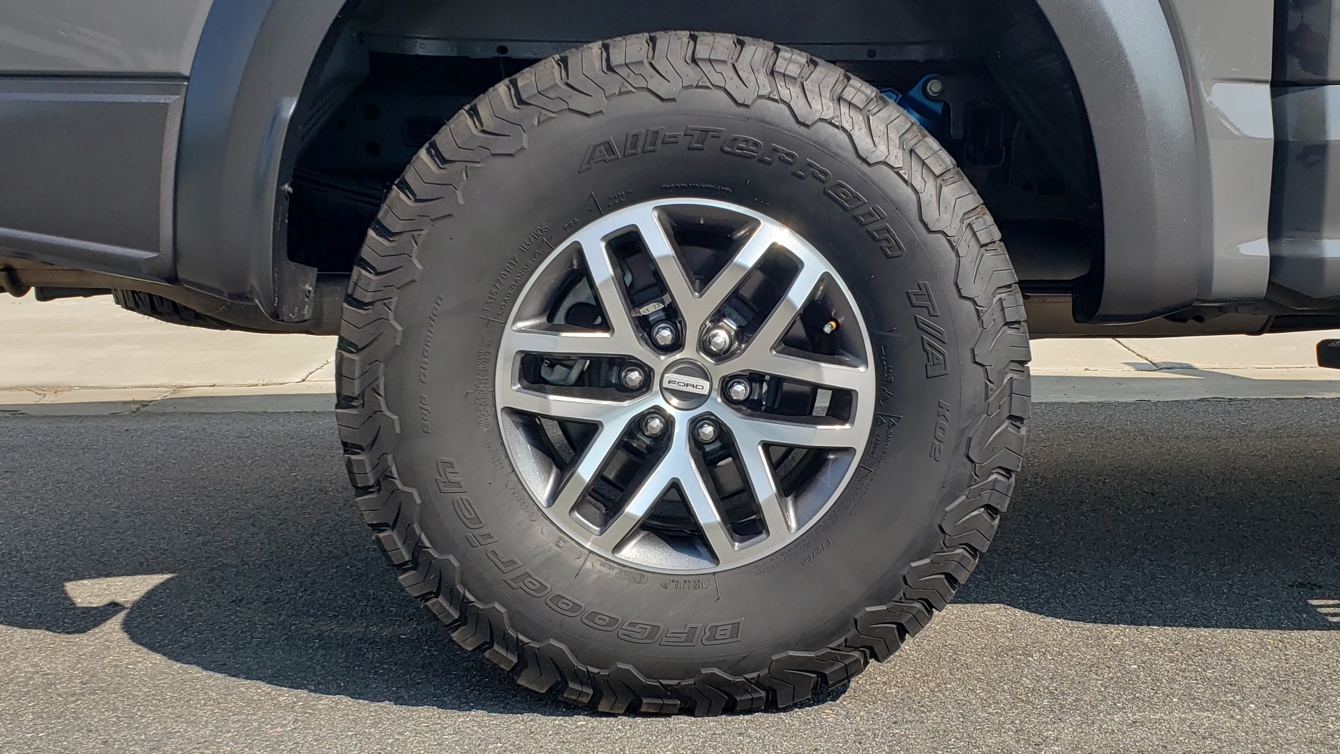 Used 2018 Ford F-150 RAPTOR 4X4 SUPERCREW / NAV / PANO-ROOF / REARVIEW for sale Sold at Formula Imports in Charlotte NC 28227 90