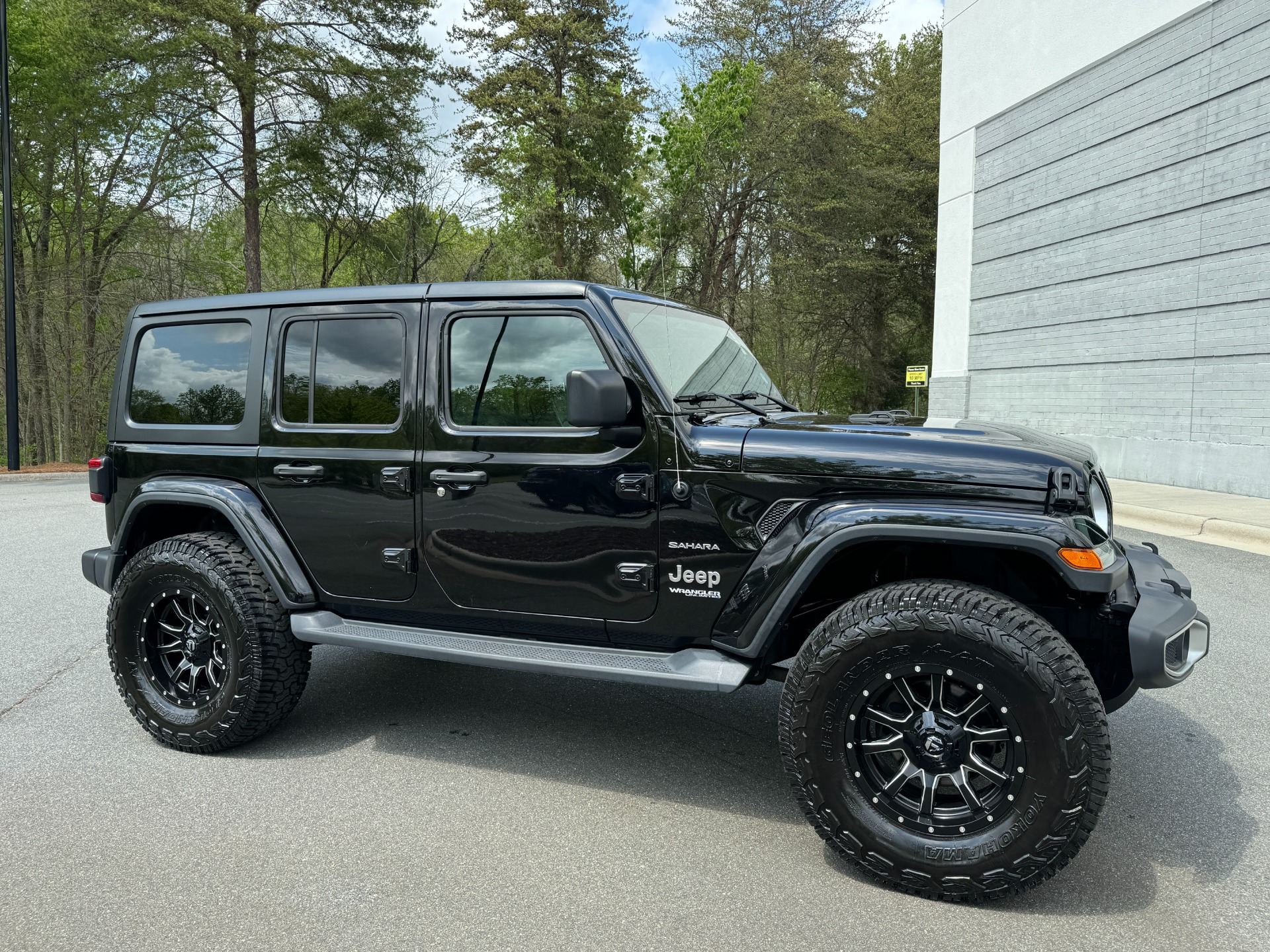 Used 2018 Jeep WRANGLER UNLIMITED SAHARA 4X4 / MANUAL / NAV / ALPINE / FREEDOM TOP / REARVIEW for sale Sold at Formula Imports in Charlotte NC 28227 15