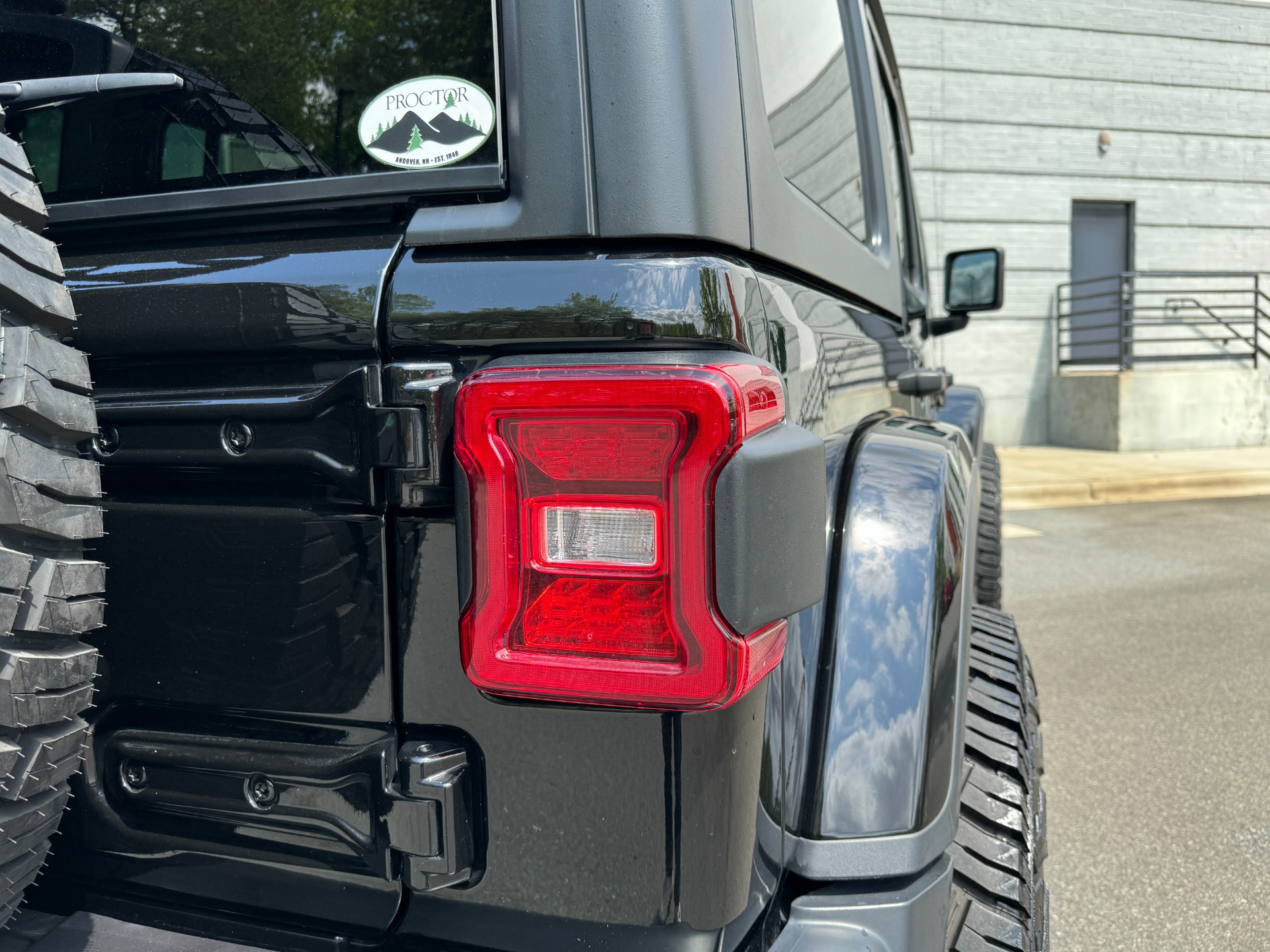 Used 2018 Jeep WRANGLER UNLIMITED SAHARA 4X4 / MANUAL / NAV / ALPINE / FREEDOM TOP / REARVIEW for sale Sold at Formula Imports in Charlotte NC 28227 18