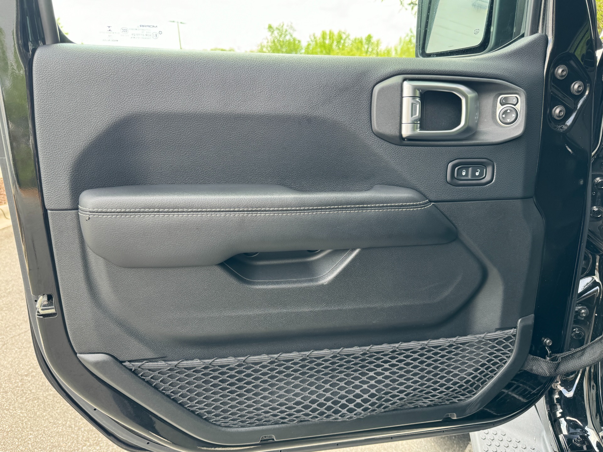 Used 2018 Jeep WRANGLER UNLIMITED SAHARA 4X4 / MANUAL / NAV / ALPINE / FREEDOM TOP / REARVIEW for sale Sold at Formula Imports in Charlotte NC 28227 19