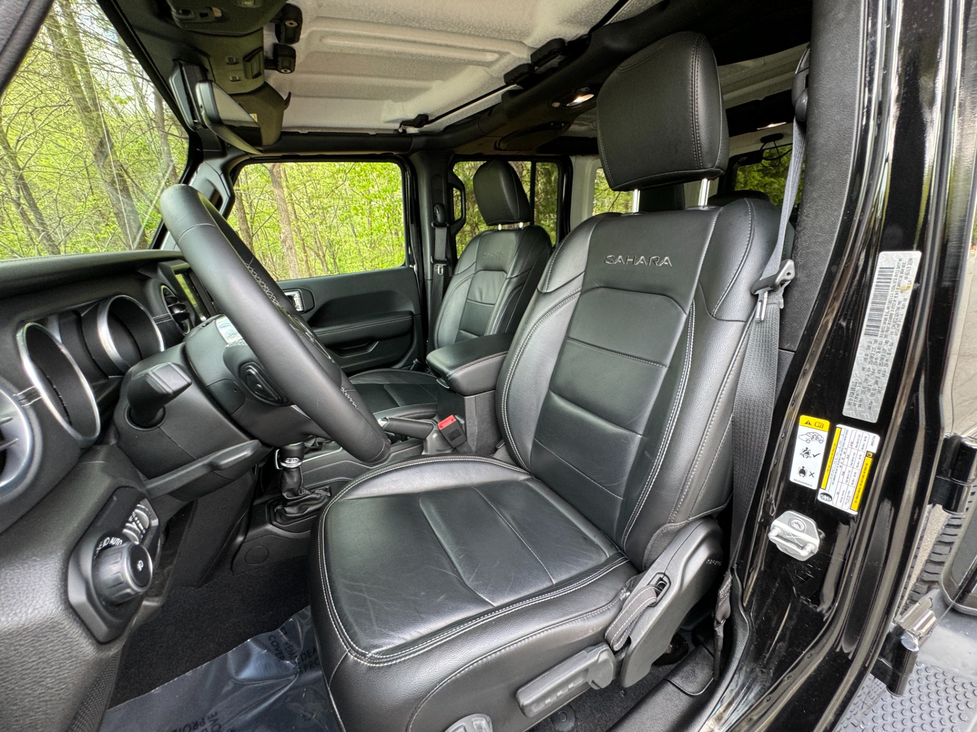 Used 2018 Jeep WRANGLER UNLIMITED SAHARA 4X4 / MANUAL / NAV / ALPINE / FREEDOM TOP / REARVIEW for sale Sold at Formula Imports in Charlotte NC 28227 21