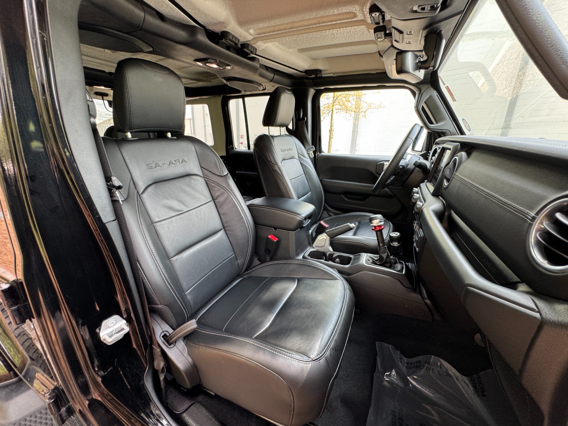 Used 2018 Jeep WRANGLER UNLIMITED SAHARA 4X4 / MANUAL / NAV / ALPINE / FREEDOM TOP / REARVIEW for sale Sold at Formula Imports in Charlotte NC 28227 39