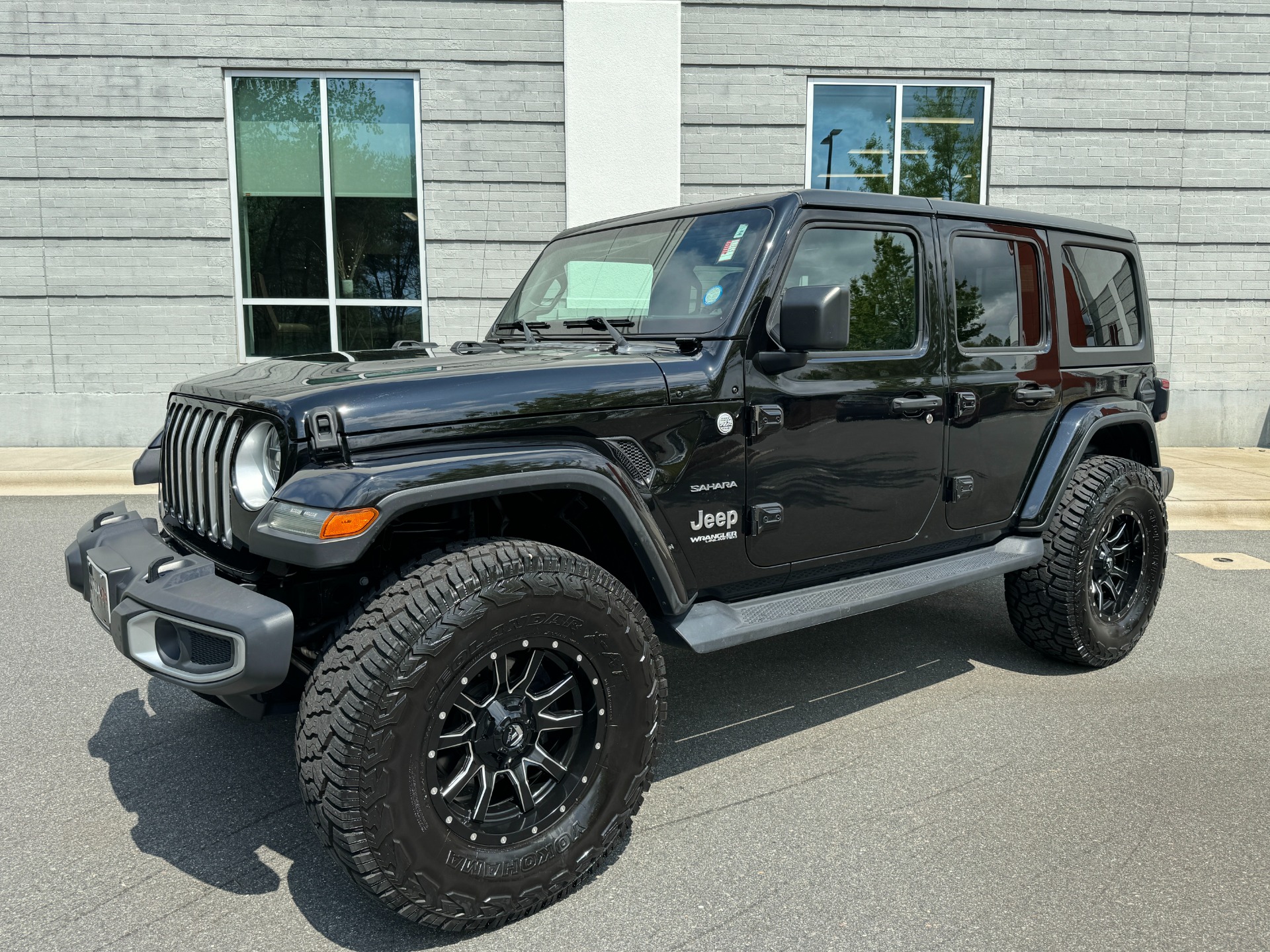 Used 2018 Jeep WRANGLER UNLIMITED SAHARA 4X4 / MANUAL / NAV / ALPINE / FREEDOM TOP / REARVIEW for sale Sold at Formula Imports in Charlotte NC 28227 4