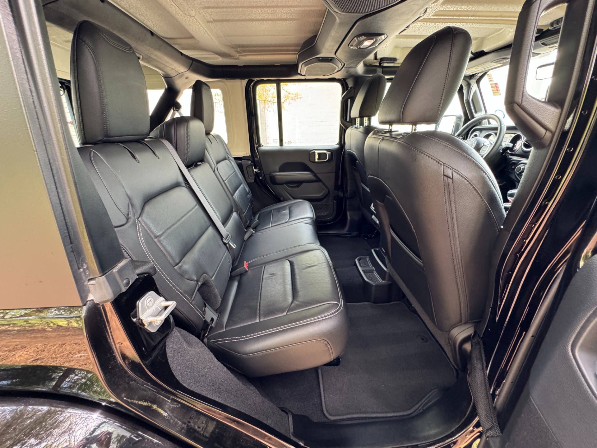 Used 2018 Jeep WRANGLER UNLIMITED SAHARA 4X4 / MANUAL / NAV / ALPINE / FREEDOM TOP / REARVIEW for sale Sold at Formula Imports in Charlotte NC 28227 44