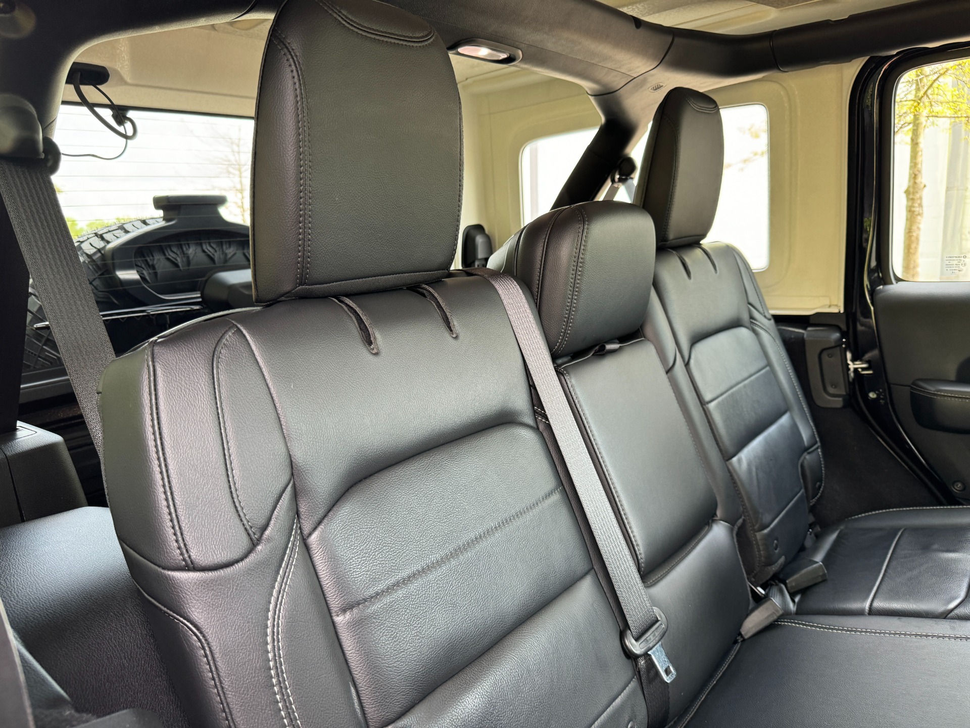 Used 2018 Jeep WRANGLER UNLIMITED SAHARA 4X4 / MANUAL / NAV / ALPINE / FREEDOM TOP / REARVIEW for sale Sold at Formula Imports in Charlotte NC 28227 46