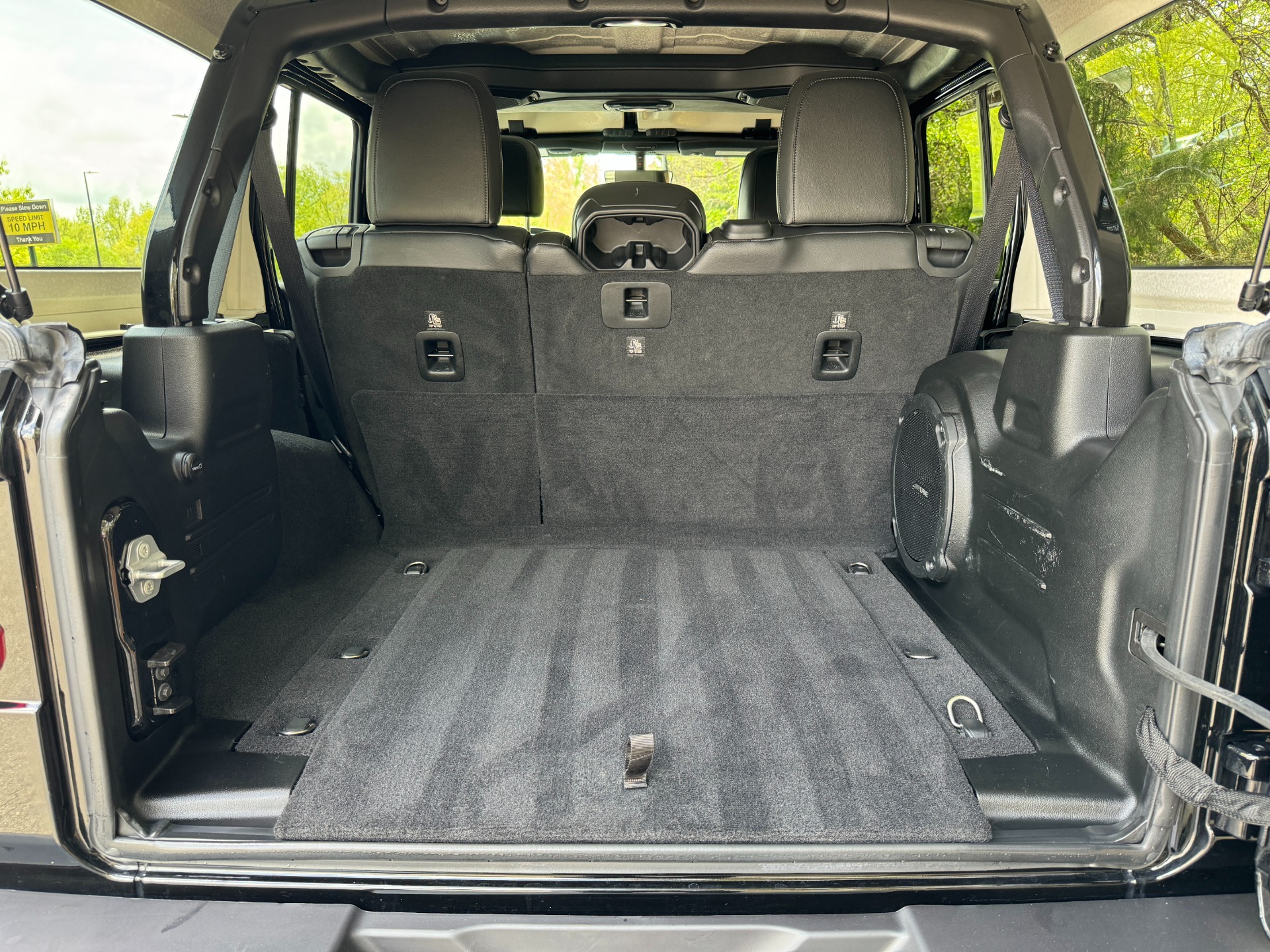Used 2018 Jeep WRANGLER UNLIMITED SAHARA 4X4 / MANUAL / NAV / ALPINE / FREEDOM TOP / REARVIEW for sale Sold at Formula Imports in Charlotte NC 28227 49