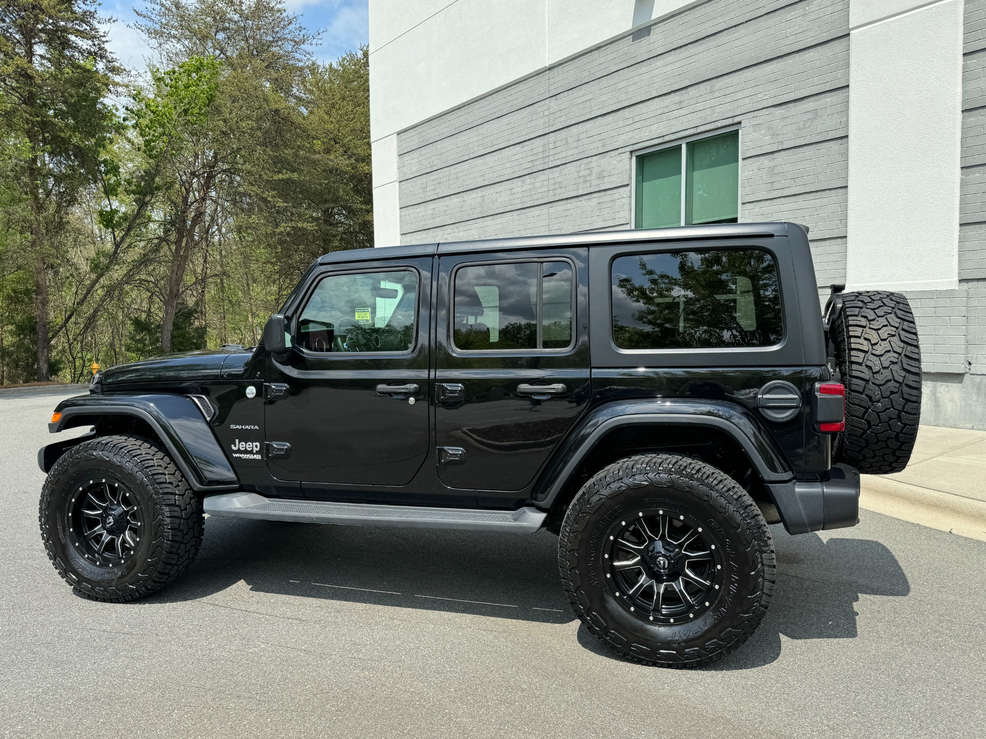 Used 2018 Jeep WRANGLER UNLIMITED SAHARA 4X4 / MANUAL / NAV / ALPINE / FREEDOM TOP / REARVIEW for sale Sold at Formula Imports in Charlotte NC 28227 7