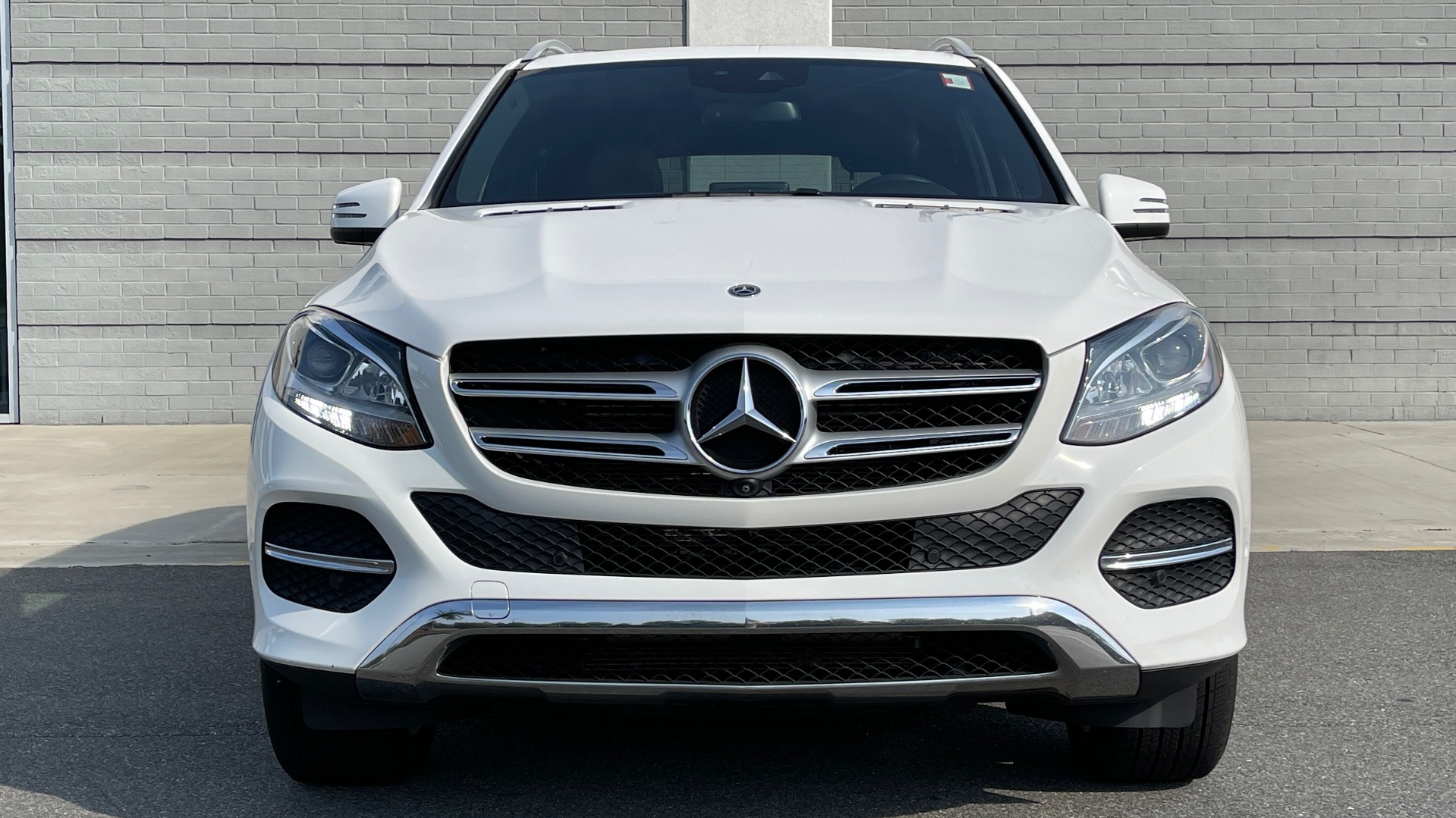 Used 2018 Mercedes-Benz GLE 350 4MATIC PREMIUM / NAV / SUNROOF / HTD STS / TRAILER HITCH / REARVIEW for sale Sold at Formula Imports in Charlotte NC 28227 15
