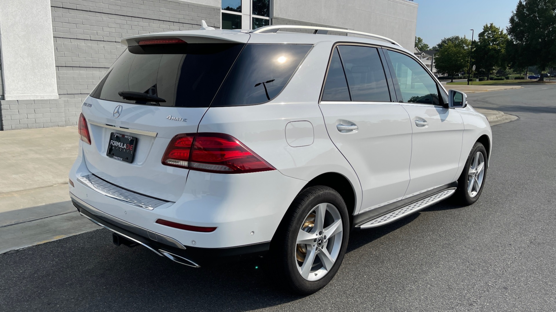 Used 2018 Mercedes-Benz GLE 350 4MATIC PREMIUM / NAV / SUNROOF / HTD STS / TRAILER HITCH / REARVIEW for sale Sold at Formula Imports in Charlotte NC 28227 2