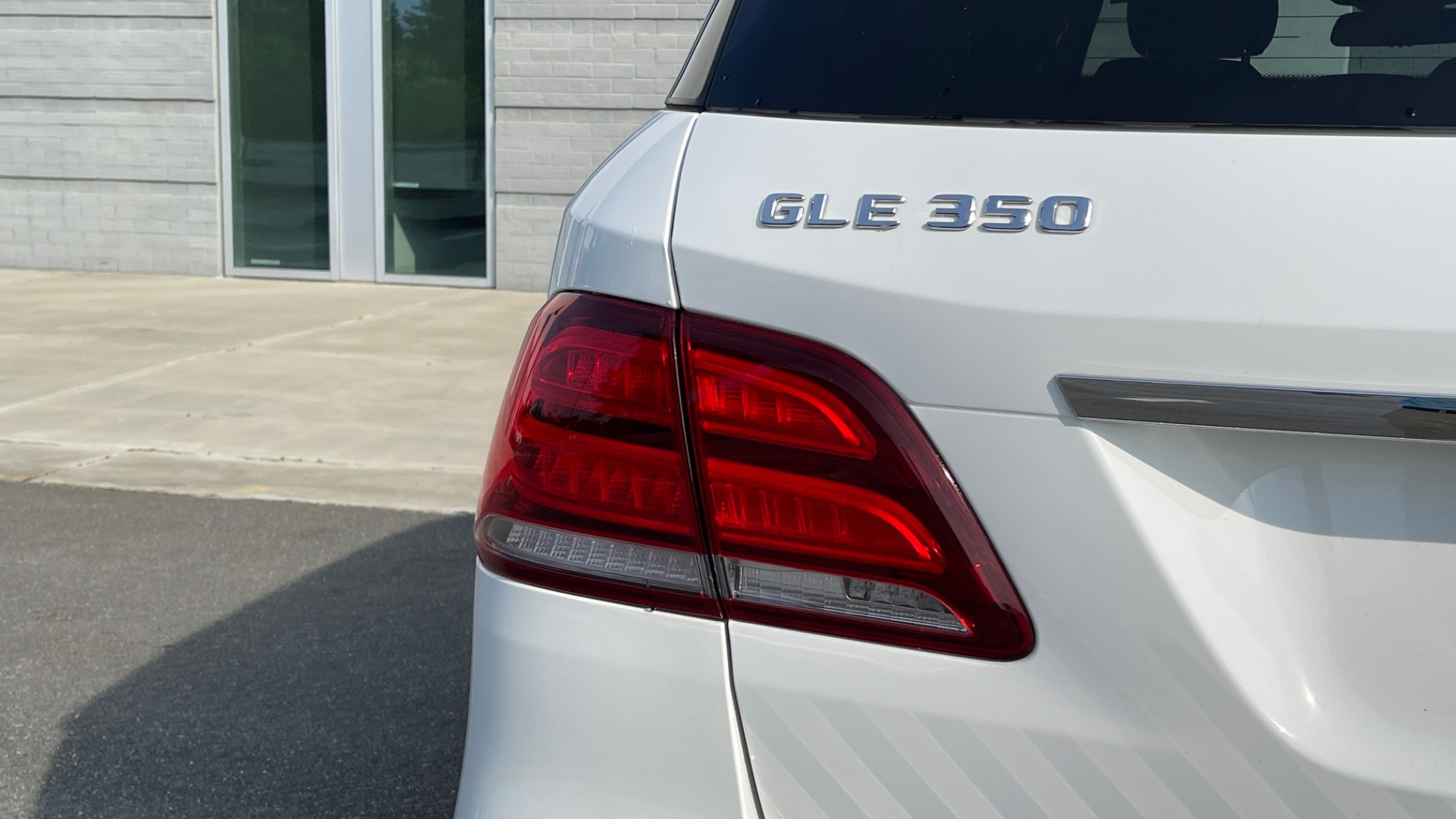 Used 2018 Mercedes-Benz GLE 350 4MATIC PREMIUM / NAV / SUNROOF / HTD STS / TRAILER HITCH / REARVIEW for sale Sold at Formula Imports in Charlotte NC 28227 23