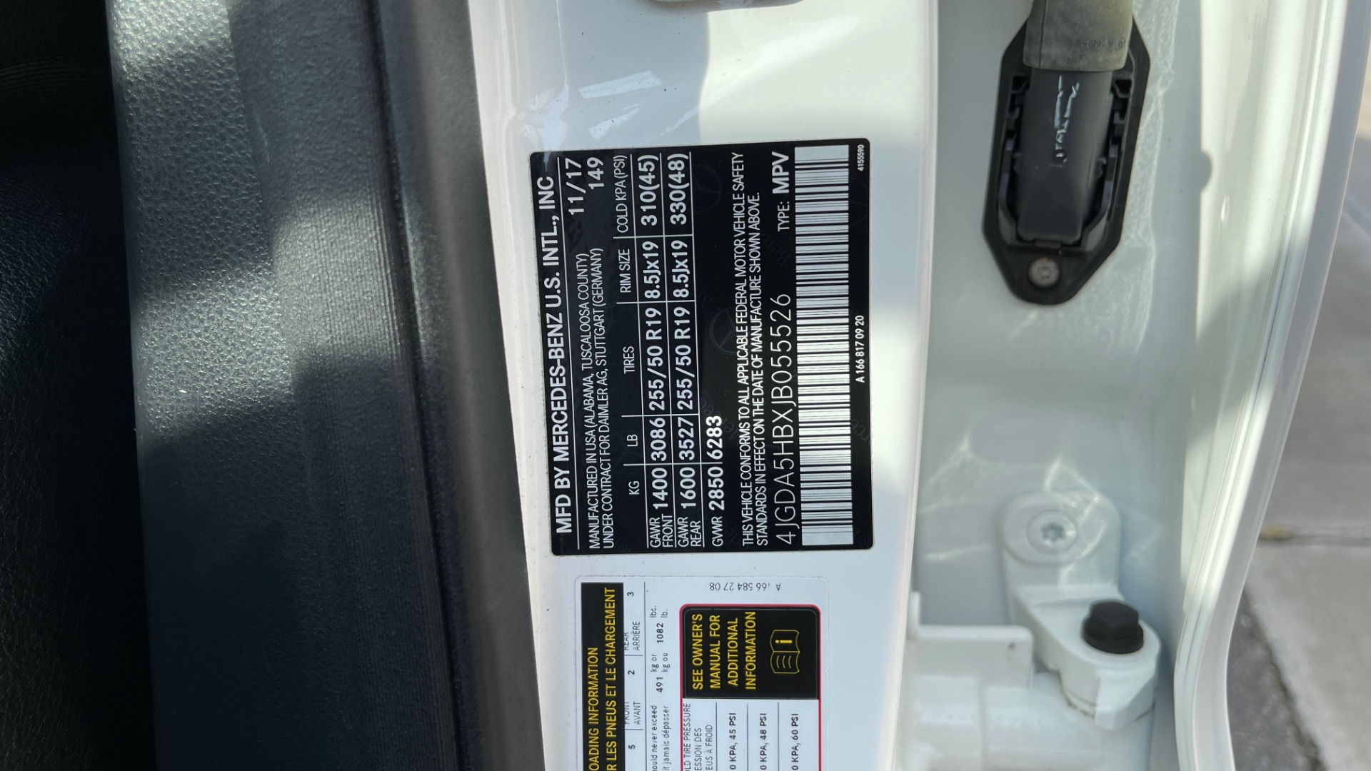 Used 2018 Mercedes-Benz GLE 350 4MATIC PREMIUM / NAV / SUNROOF / HTD STS / TRAILER HITCH / REARVIEW for sale Sold at Formula Imports in Charlotte NC 28227 27