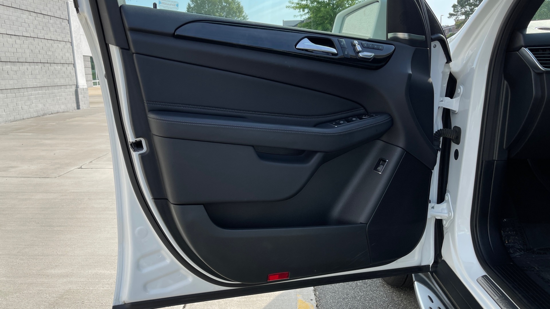 Used 2018 Mercedes-Benz GLE 350 4MATIC PREMIUM / NAV / SUNROOF / HTD STS / TRAILER HITCH / REARVIEW for sale Sold at Formula Imports in Charlotte NC 28227 28