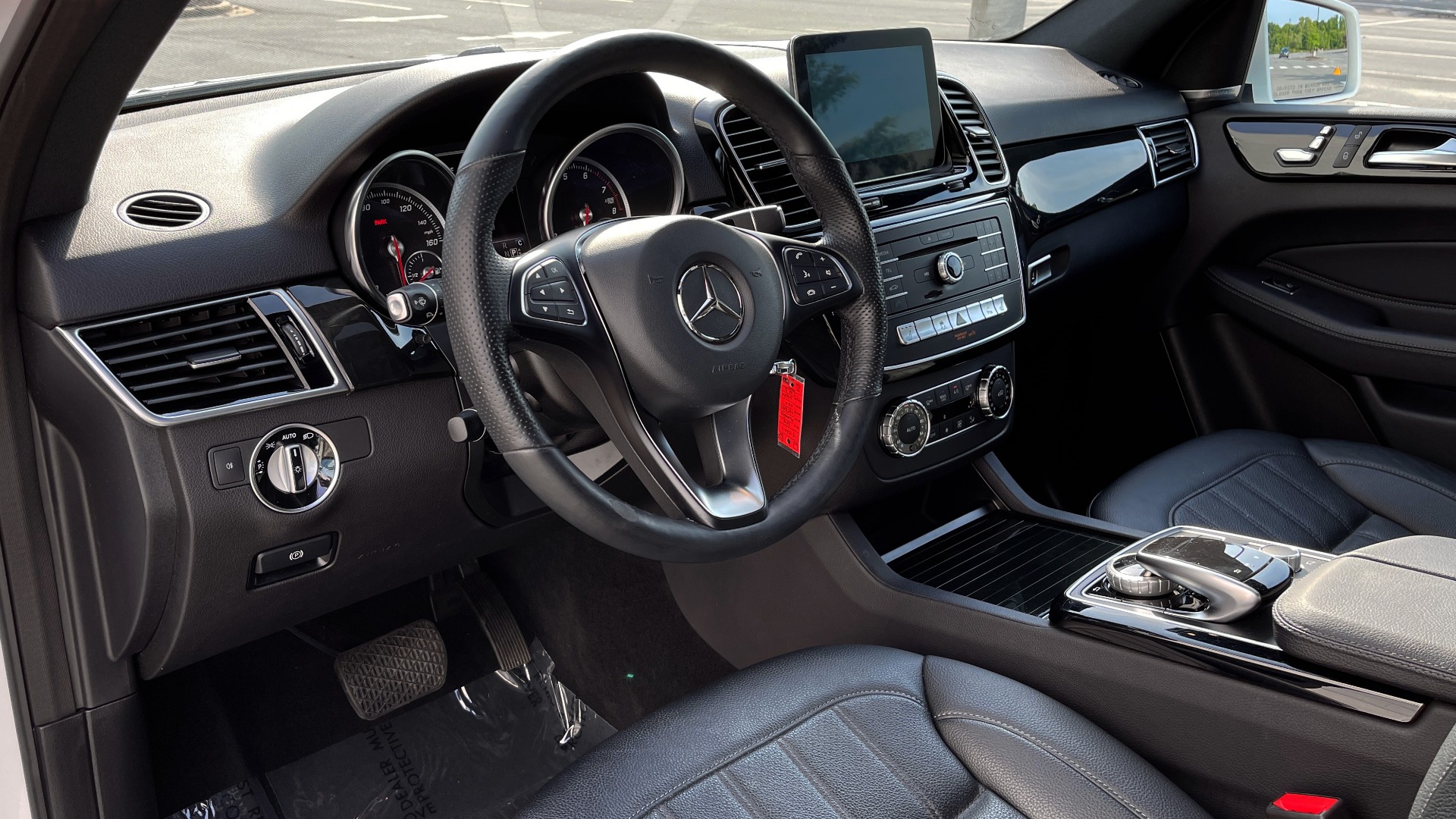 Used 2018 Mercedes-Benz GLE 350 4MATIC PREMIUM / NAV / SUNROOF / HTD STS / TRAILER HITCH / REARVIEW for sale Sold at Formula Imports in Charlotte NC 28227 33