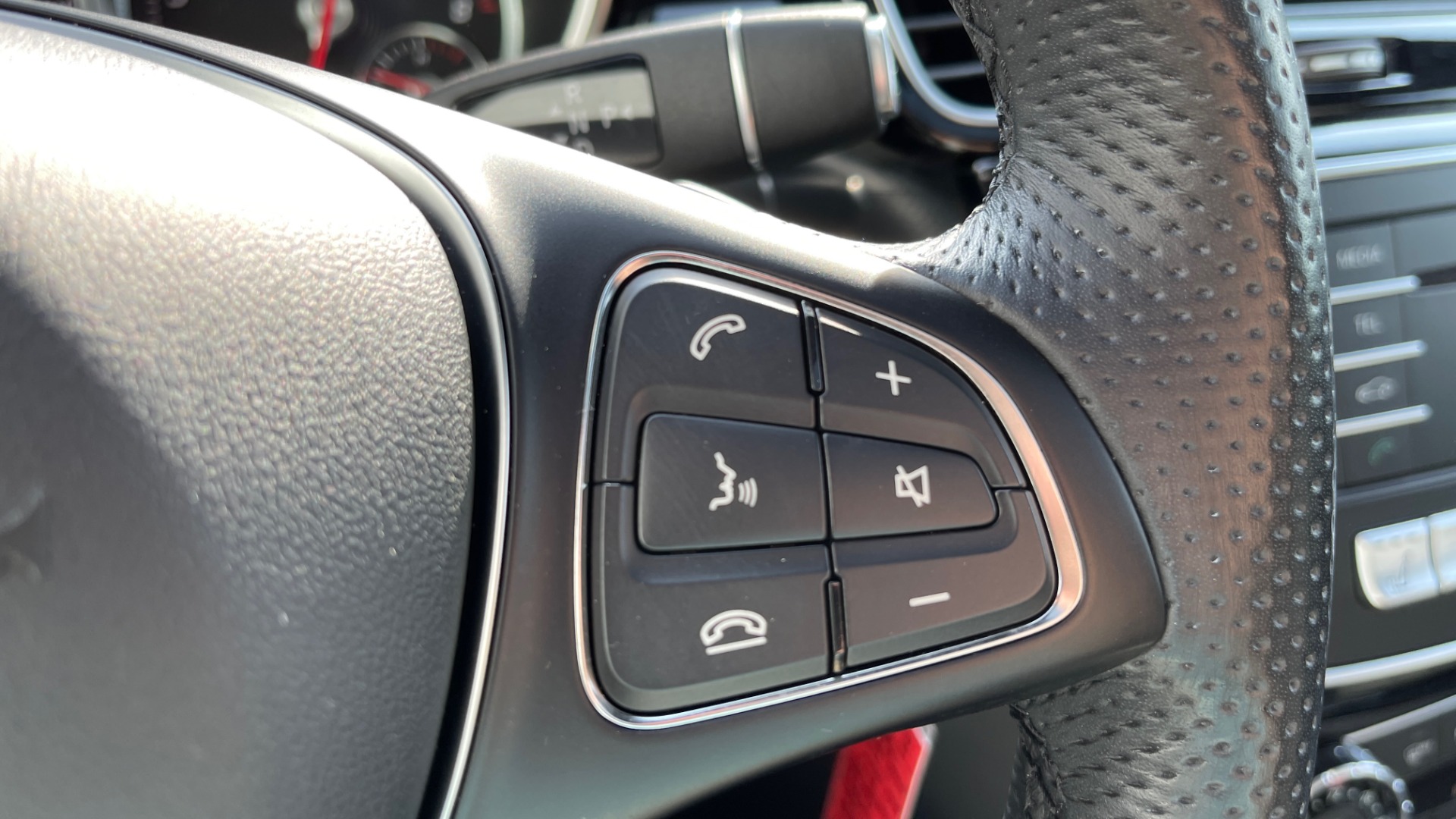 Used 2018 Mercedes-Benz GLE 350 4MATIC PREMIUM / NAV / SUNROOF / HTD STS / TRAILER HITCH / REARVIEW for sale Sold at Formula Imports in Charlotte NC 28227 36