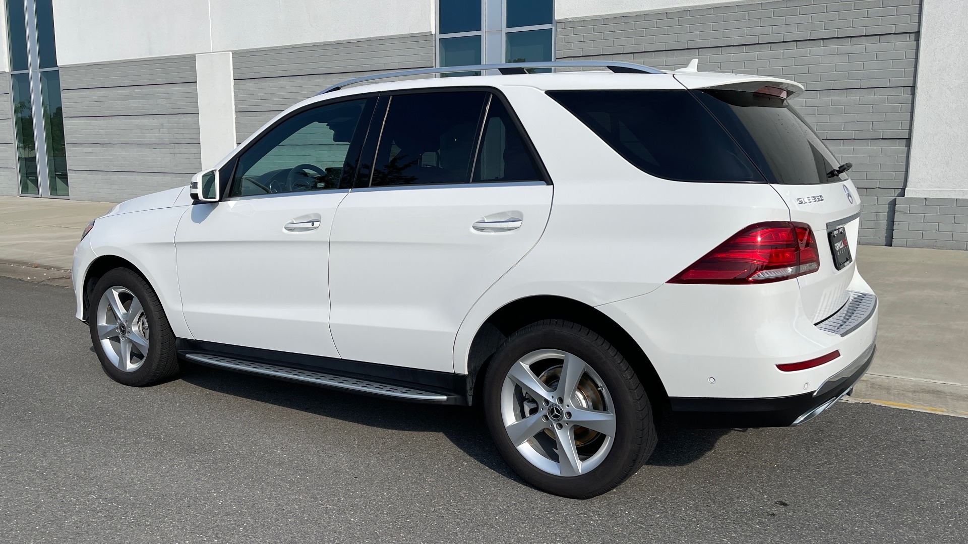 Used 2018 Mercedes-Benz GLE 350 4MATIC PREMIUM / NAV / SUNROOF / HTD STS / TRAILER HITCH / REARVIEW for sale Sold at Formula Imports in Charlotte NC 28227 5