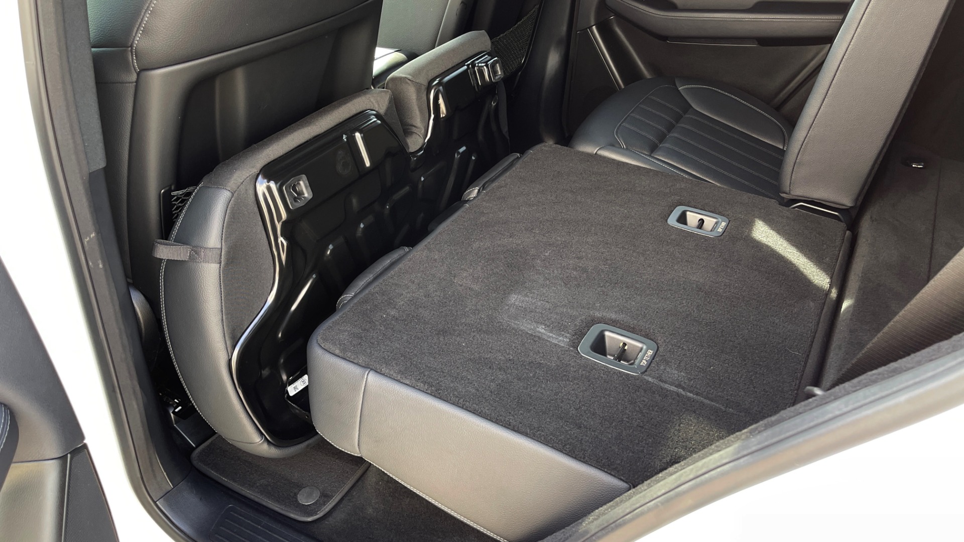 Used 2018 Mercedes-Benz GLE 350 4MATIC PREMIUM / NAV / SUNROOF / HTD STS / TRAILER HITCH / REARVIEW for sale Sold at Formula Imports in Charlotte NC 28227 55