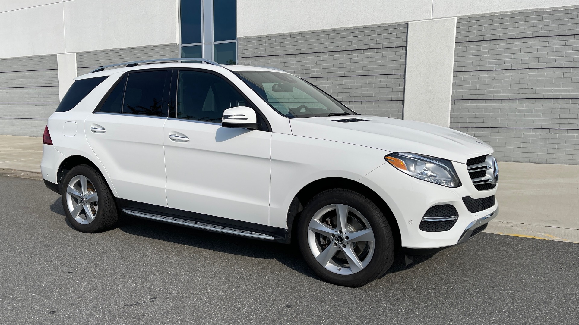 Used 2018 Mercedes-Benz GLE 350 4MATIC PREMIUM / NAV / SUNROOF / HTD STS / TRAILER HITCH / REARVIEW for sale Sold at Formula Imports in Charlotte NC 28227 6