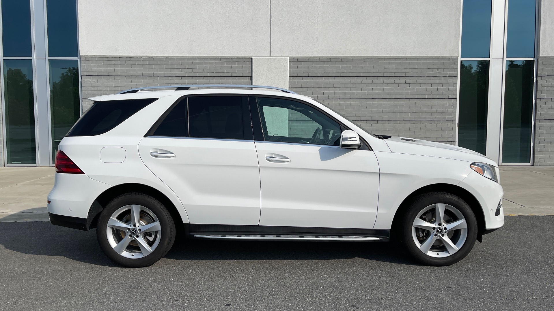 Used 2018 Mercedes-Benz GLE 350 4MATIC PREMIUM / NAV / SUNROOF / HTD STS / TRAILER HITCH / REARVIEW for sale Sold at Formula Imports in Charlotte NC 28227 7