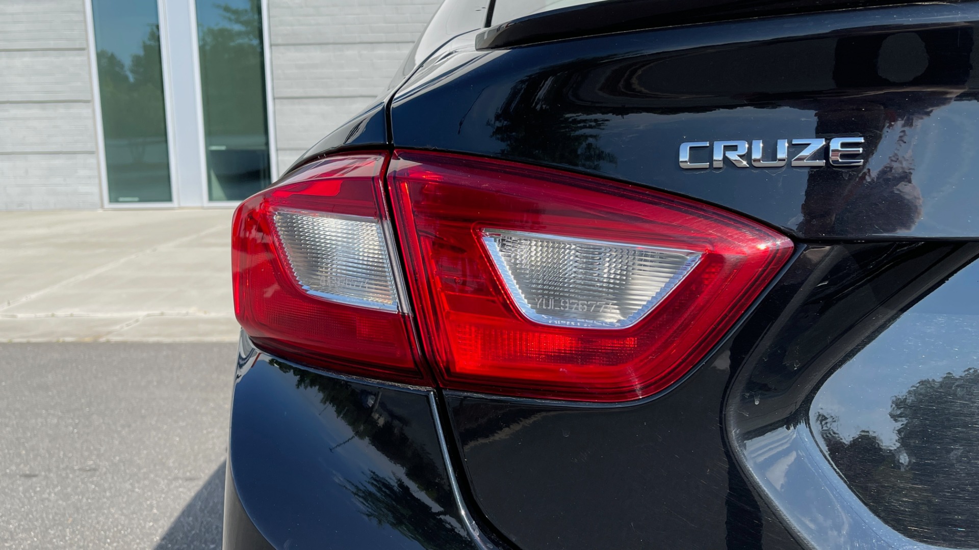 Used 2019 Chevrolet CRUZE LT / 1.4L TURBO / 6-SPD AUTO / AIR CONDITIONING / REARVIEW for sale Sold at Formula Imports in Charlotte NC 28227 17