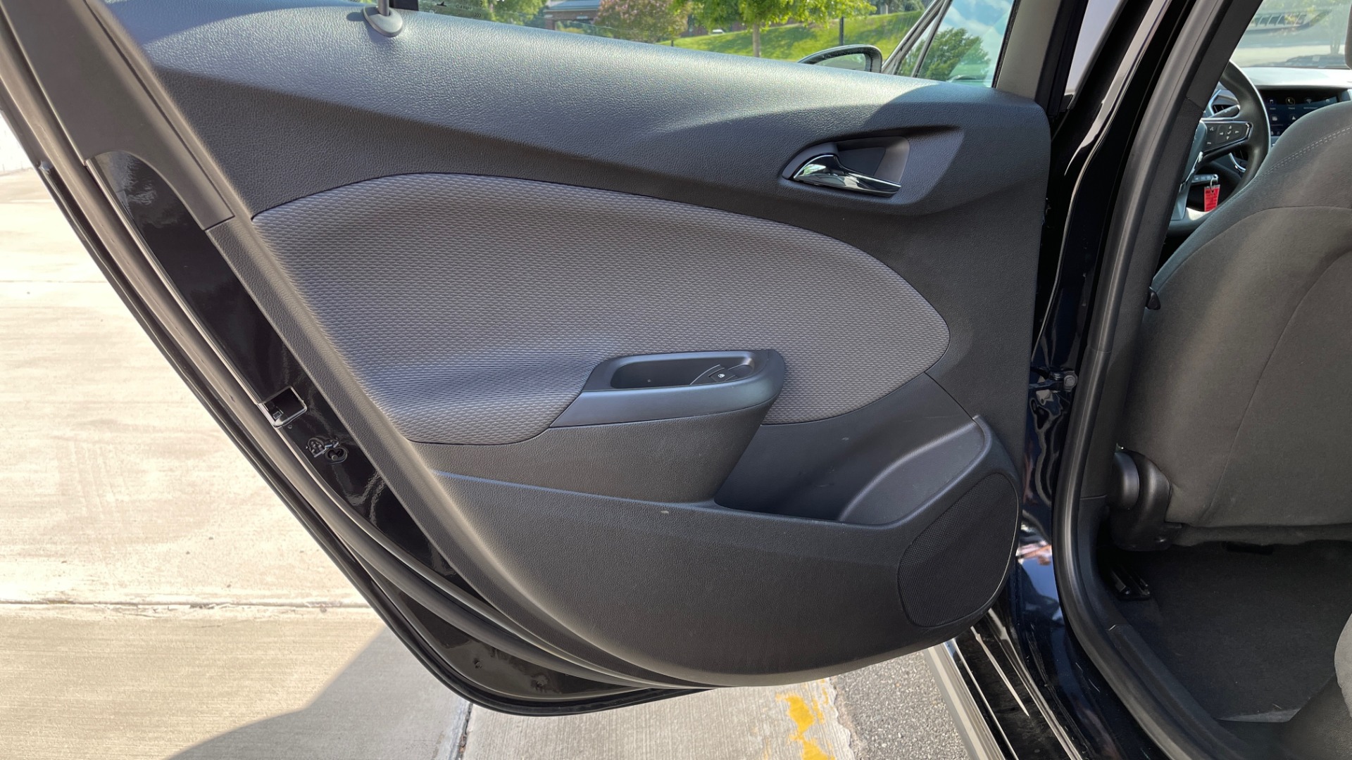 Used 2019 Chevrolet CRUZE LT / 1.4L TURBO / 6-SPD AUTO / AIR CONDITIONING / REARVIEW for sale Sold at Formula Imports in Charlotte NC 28227 36