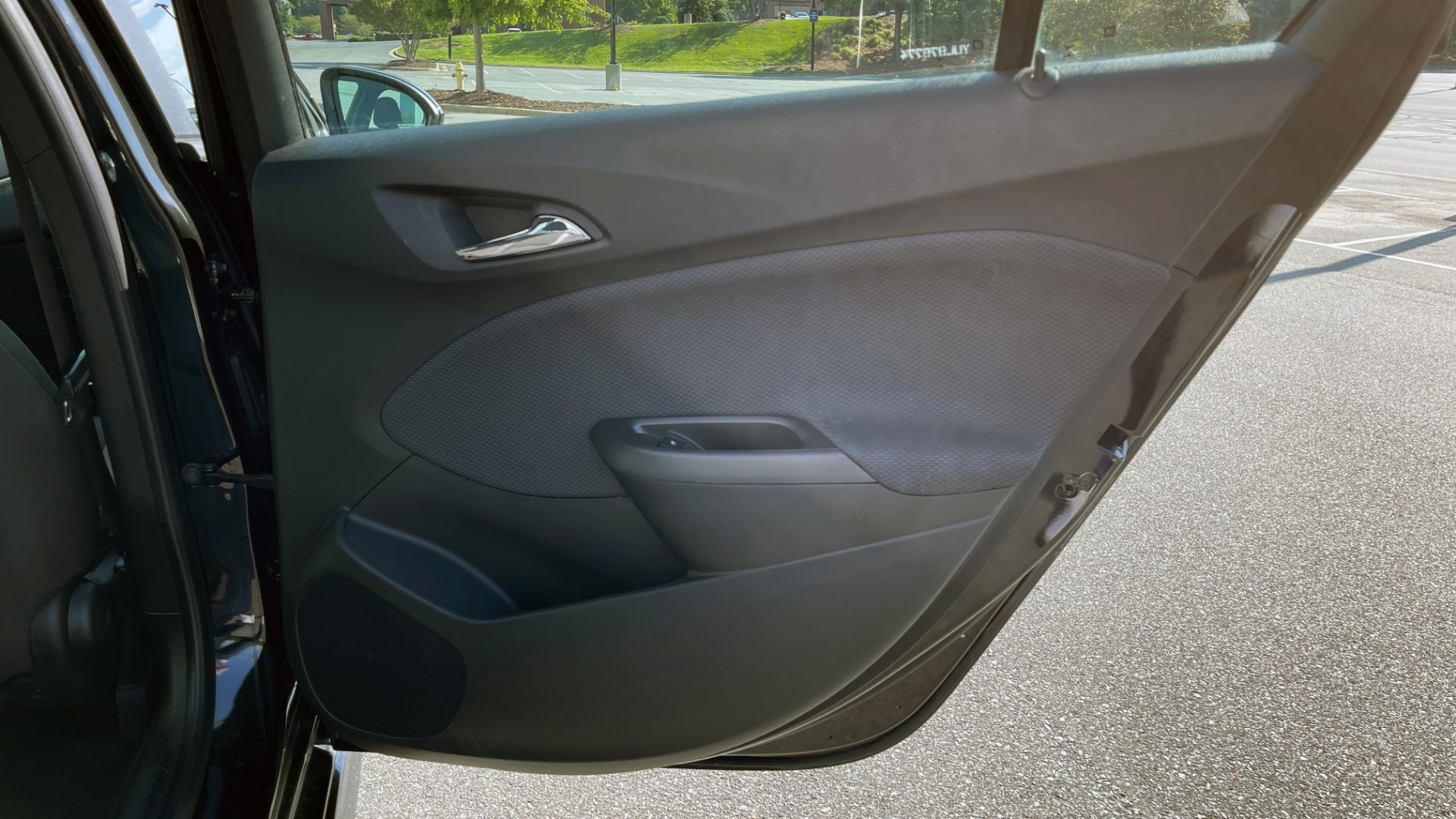 Used 2019 Chevrolet CRUZE LT / 1.4L TURBO / 6-SPD AUTO / AIR CONDITIONING / REARVIEW for sale Sold at Formula Imports in Charlotte NC 28227 41