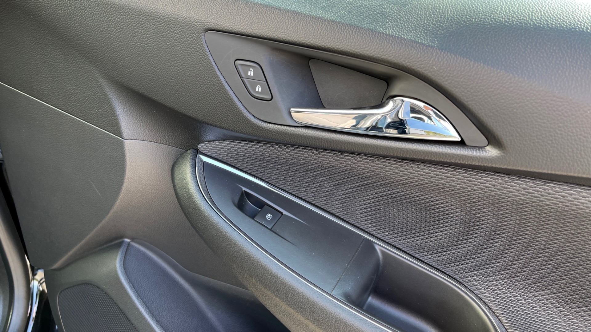Used 2019 Chevrolet CRUZE LT / 1.4L TURBO / 6-SPD AUTO / AIR CONDITIONING / REARVIEW for sale Sold at Formula Imports in Charlotte NC 28227 46