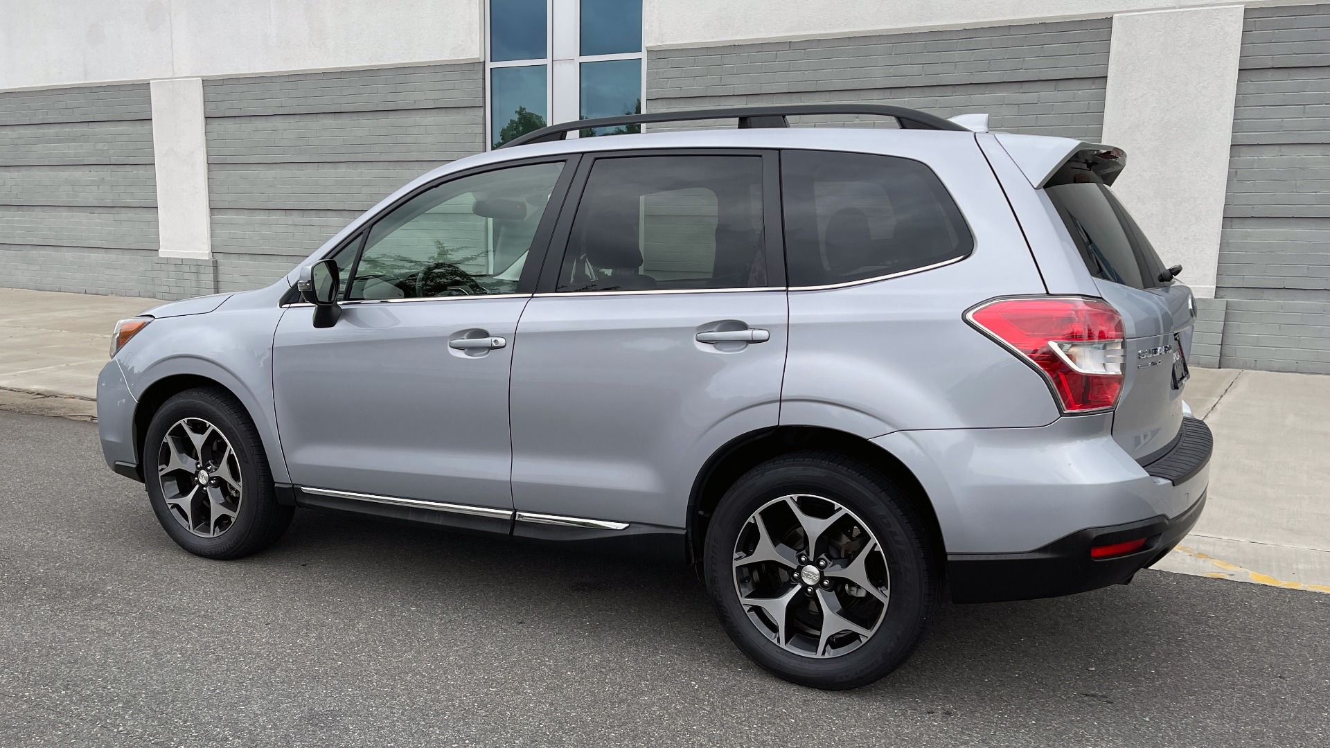 Used 2016 Subaru FORESTER 2.0XT TOURING / NAV / SUNROOF / ADAPT CRS / PRE-COLLISION / REARVIEW for sale Sold at Formula Imports in Charlotte NC 28227 5