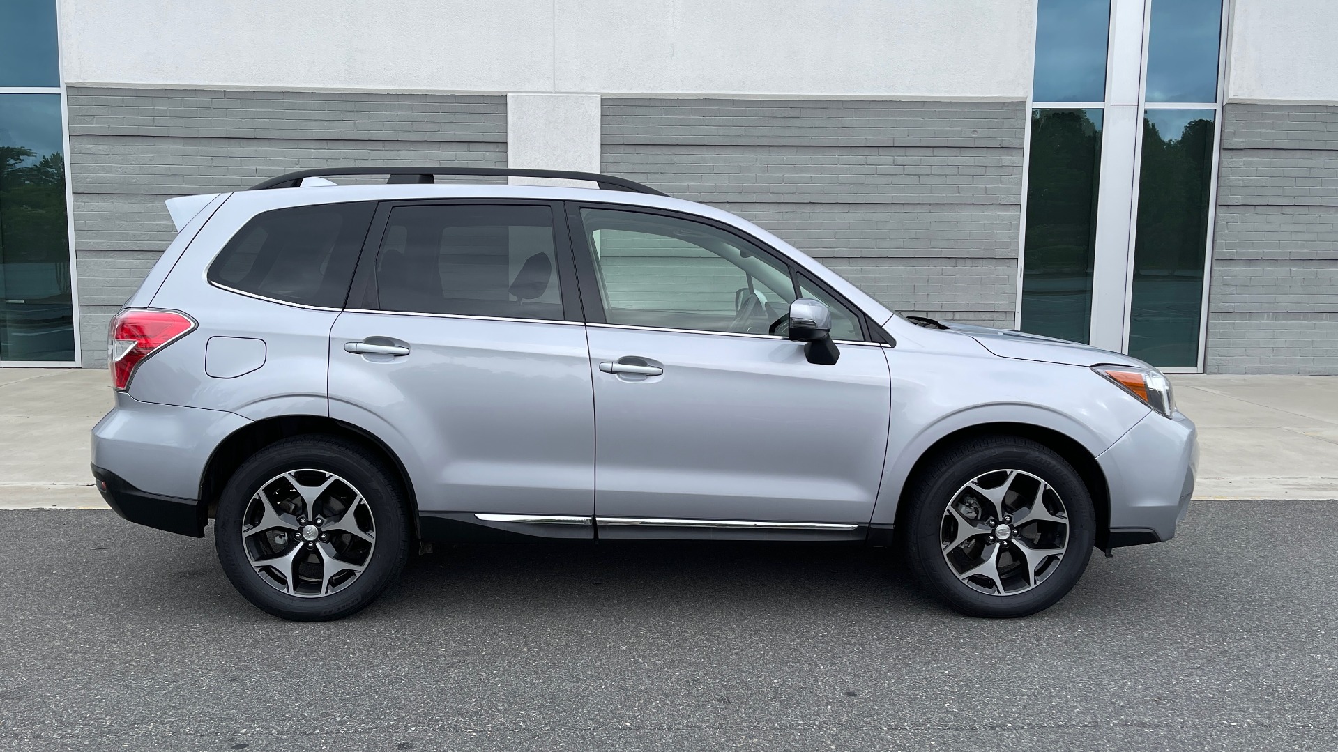 Used 2016 Subaru FORESTER 2.0XT TOURING / NAV / SUNROOF / ADAPT CRS / PRE-COLLISION / REARVIEW for sale Sold at Formula Imports in Charlotte NC 28227 7