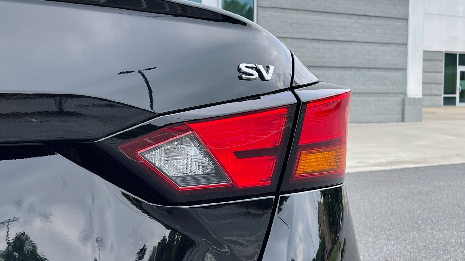 Used 2019 Nissan ALTIMA 2.5 SV SEDAN / CVT TRANS / SUNROOF / REARVIEW / LOW MILES for sale Sold at Formula Imports in Charlotte NC 28227 11