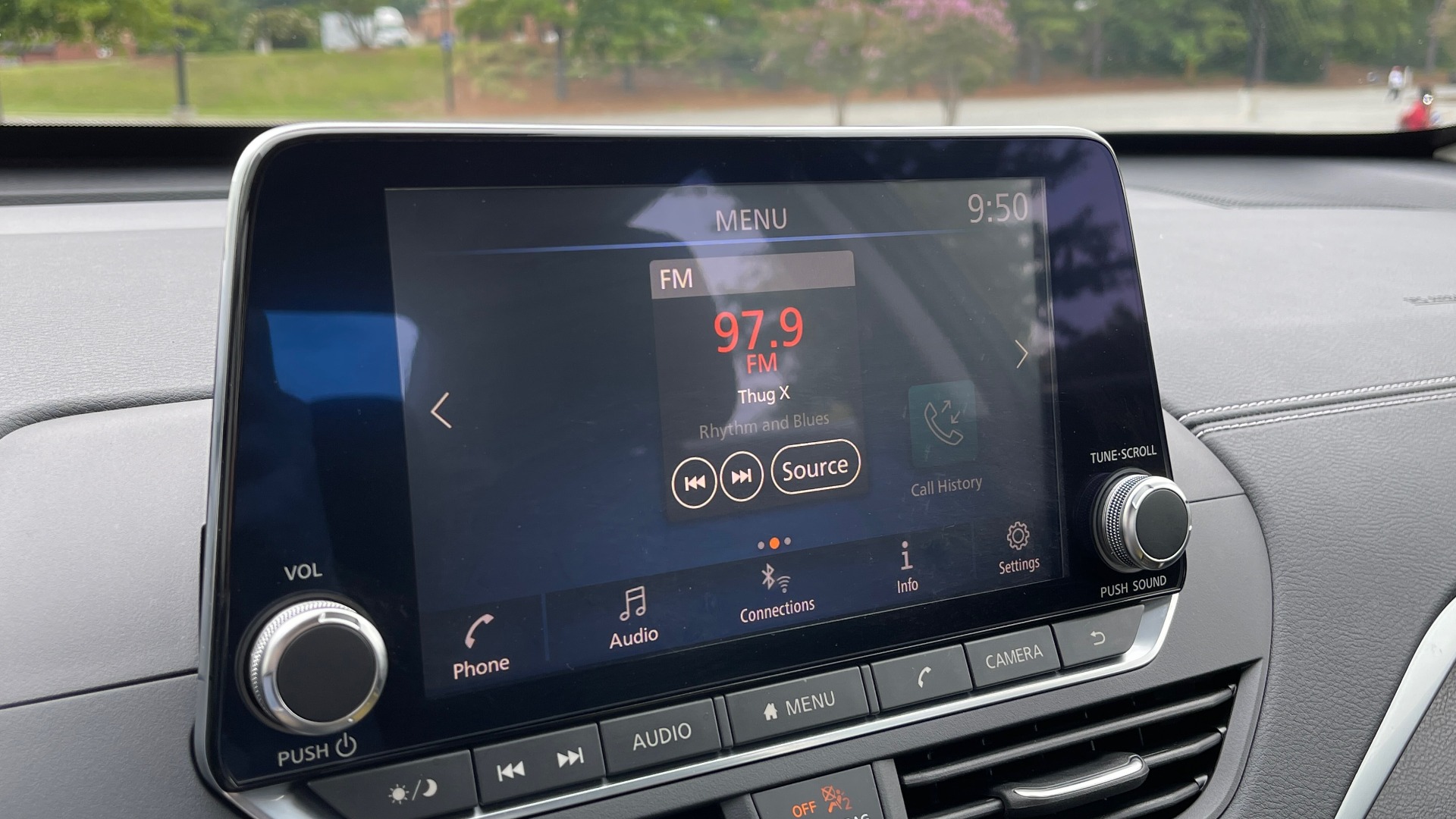 Used 2019 Nissan ALTIMA 2.5 SV SEDAN / CVT TRANS / SUNROOF / REARVIEW / LOW MILES for sale Sold at Formula Imports in Charlotte NC 28227 33