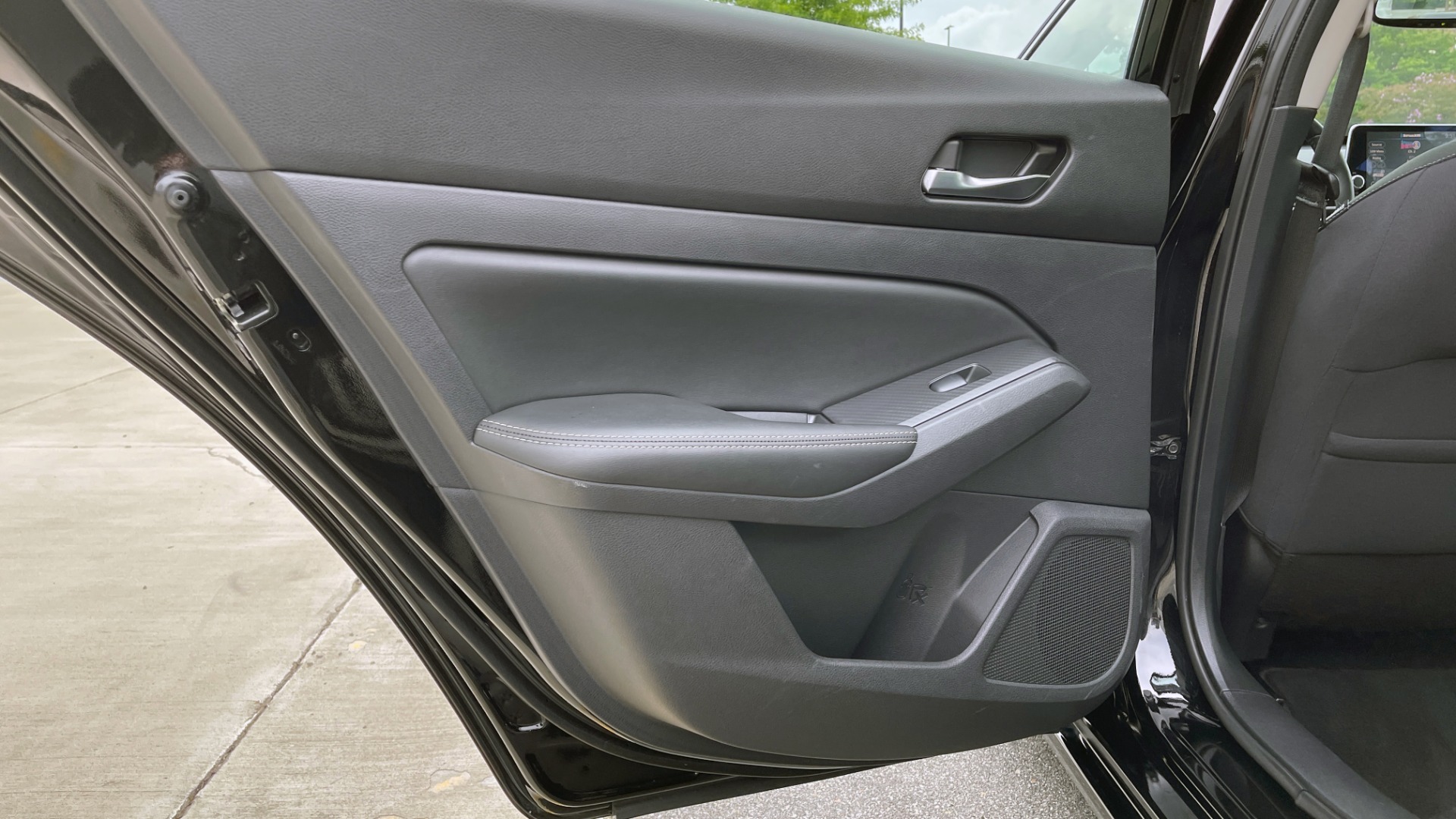 Used 2019 Nissan ALTIMA 2.5 SV SEDAN / CVT TRANS / SUNROOF / REARVIEW / LOW MILES for sale Sold at Formula Imports in Charlotte NC 28227 43