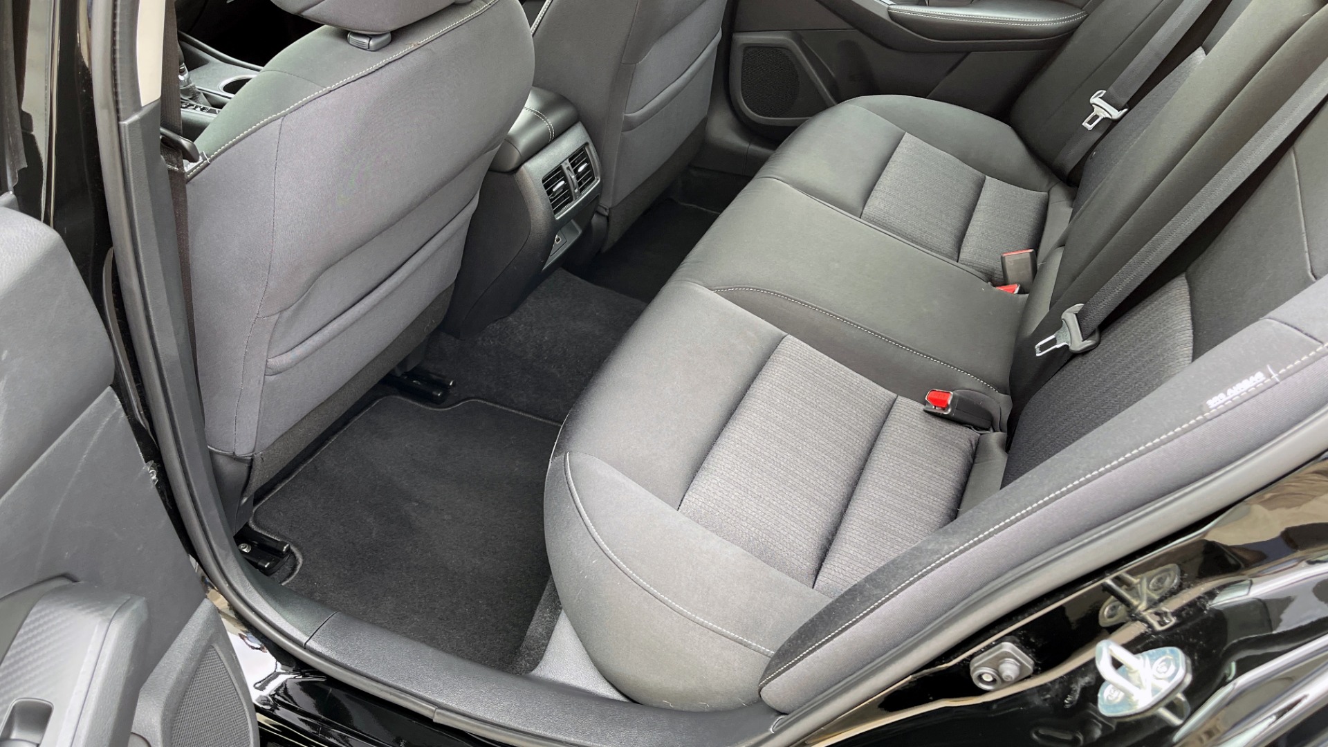 Used 2019 Nissan ALTIMA 2.5 SV SEDAN / CVT TRANS / SUNROOF / REARVIEW / LOW MILES for sale Sold at Formula Imports in Charlotte NC 28227 44