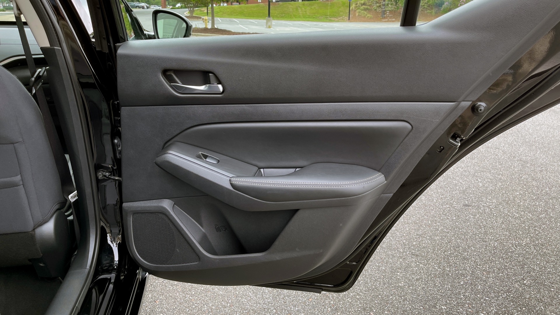 Used 2019 Nissan ALTIMA 2.5 SV SEDAN / CVT TRANS / SUNROOF / REARVIEW / LOW MILES for sale Sold at Formula Imports in Charlotte NC 28227 50