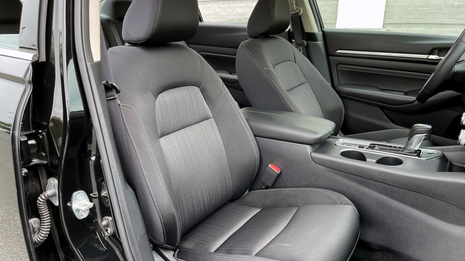 Used 2019 Nissan ALTIMA 2.5 SV SEDAN / CVT TRANS / SUNROOF / REARVIEW / LOW MILES for sale Sold at Formula Imports in Charlotte NC 28227 56