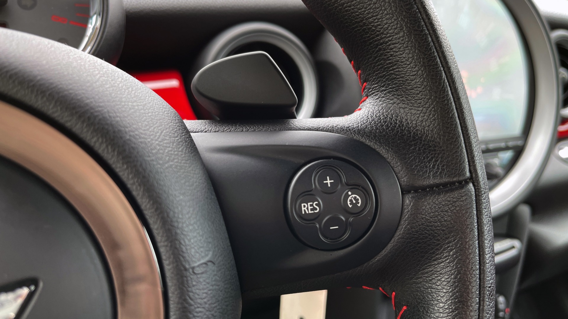 Used 2013 MINI COOPER COUPE JOHN COOPER WORKS / 1.6L TURBO / AUTO / H/K SOUND for sale Sold at Formula Imports in Charlotte NC 28227 39