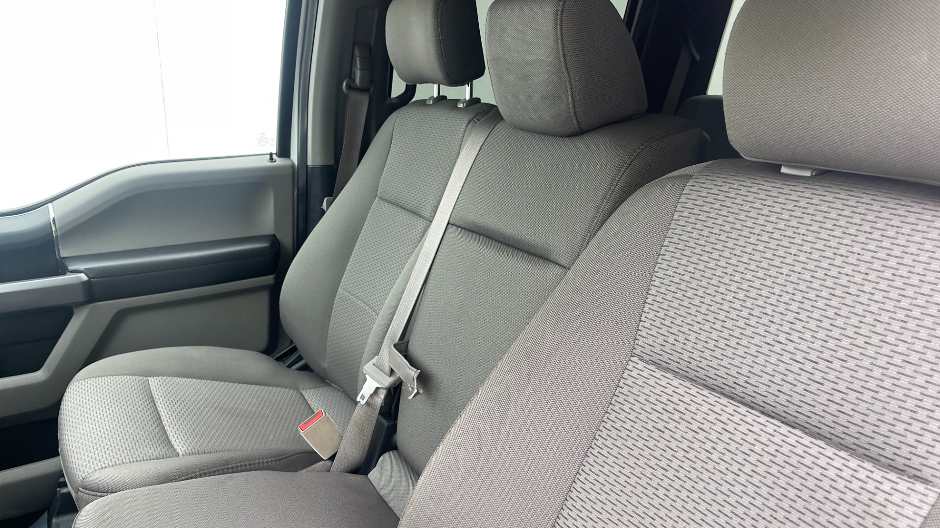 Used 2020 Ford F-150 XLT / 5.0L V8 / CREW CAB 4X4 / 17IN ALUMINUM WHEELS / CLOTH SEATS for sale Sold at Formula Imports in Charlotte NC 28227 14