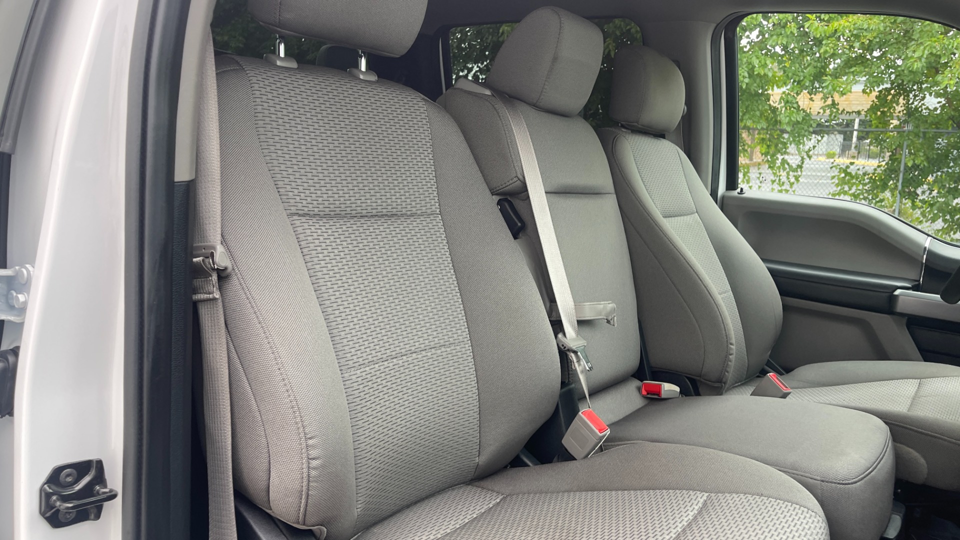 Used 2020 Ford F-150 XLT / 5.0L V8 / CREW CAB 4X4 / 17IN ALUMINUM WHEELS / CLOTH SEATS for sale Sold at Formula Imports in Charlotte NC 28227 16