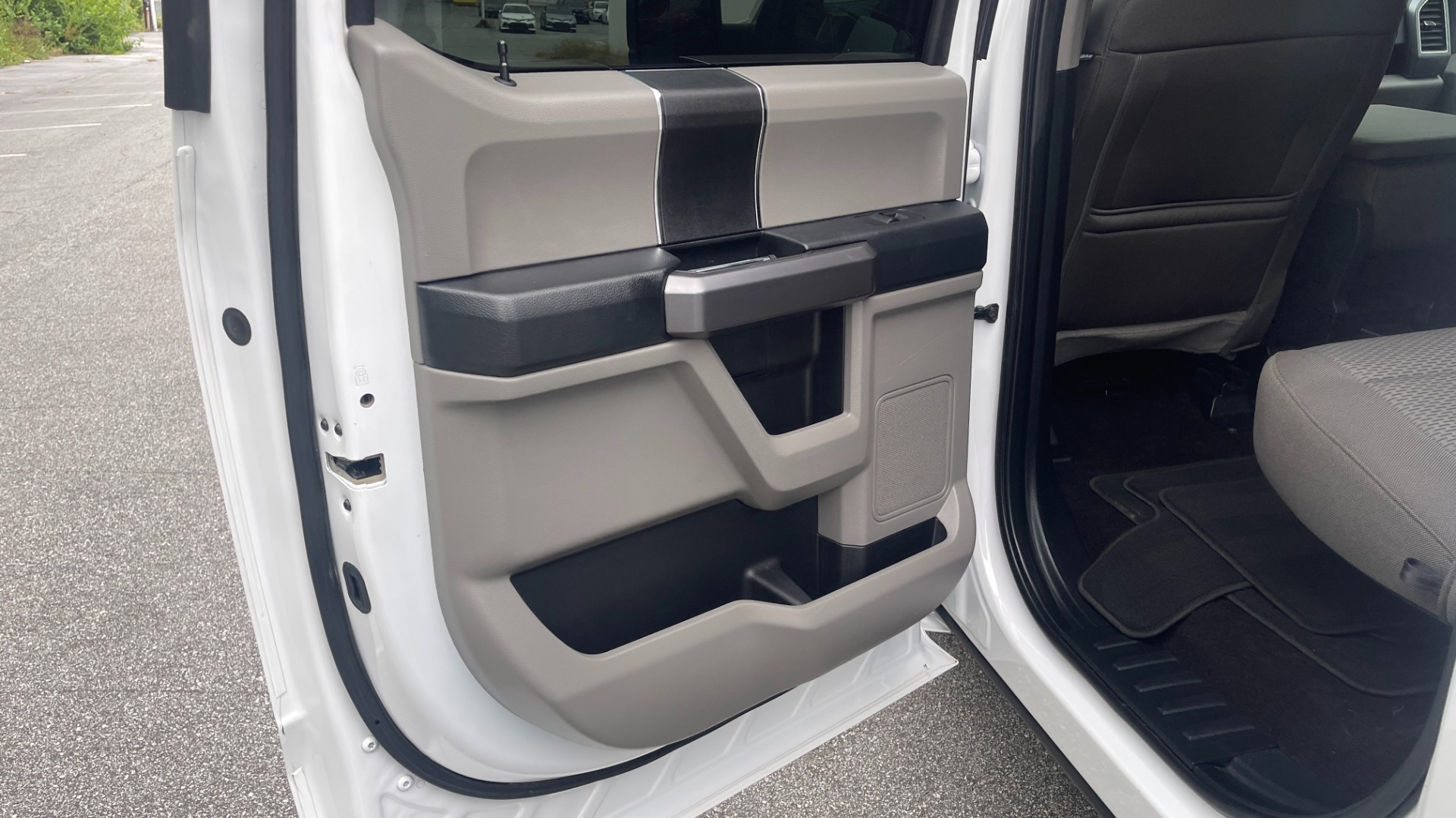 Used 2020 Ford F-150 XLT / 5.0L V8 / CREW CAB 4X4 / 17IN ALUMINUM WHEELS / CLOTH SEATS for sale Sold at Formula Imports in Charlotte NC 28227 34