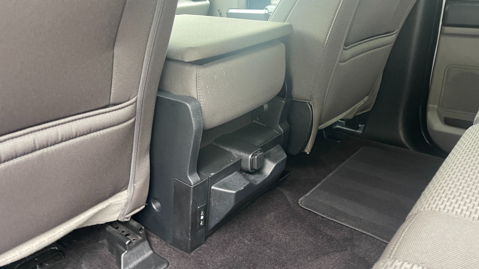 Used 2020 Ford F-150 XLT / 5.0L V8 / CREW CAB 4X4 / 17IN ALUMINUM WHEELS / CLOTH SEATS for sale Sold at Formula Imports in Charlotte NC 28227 35