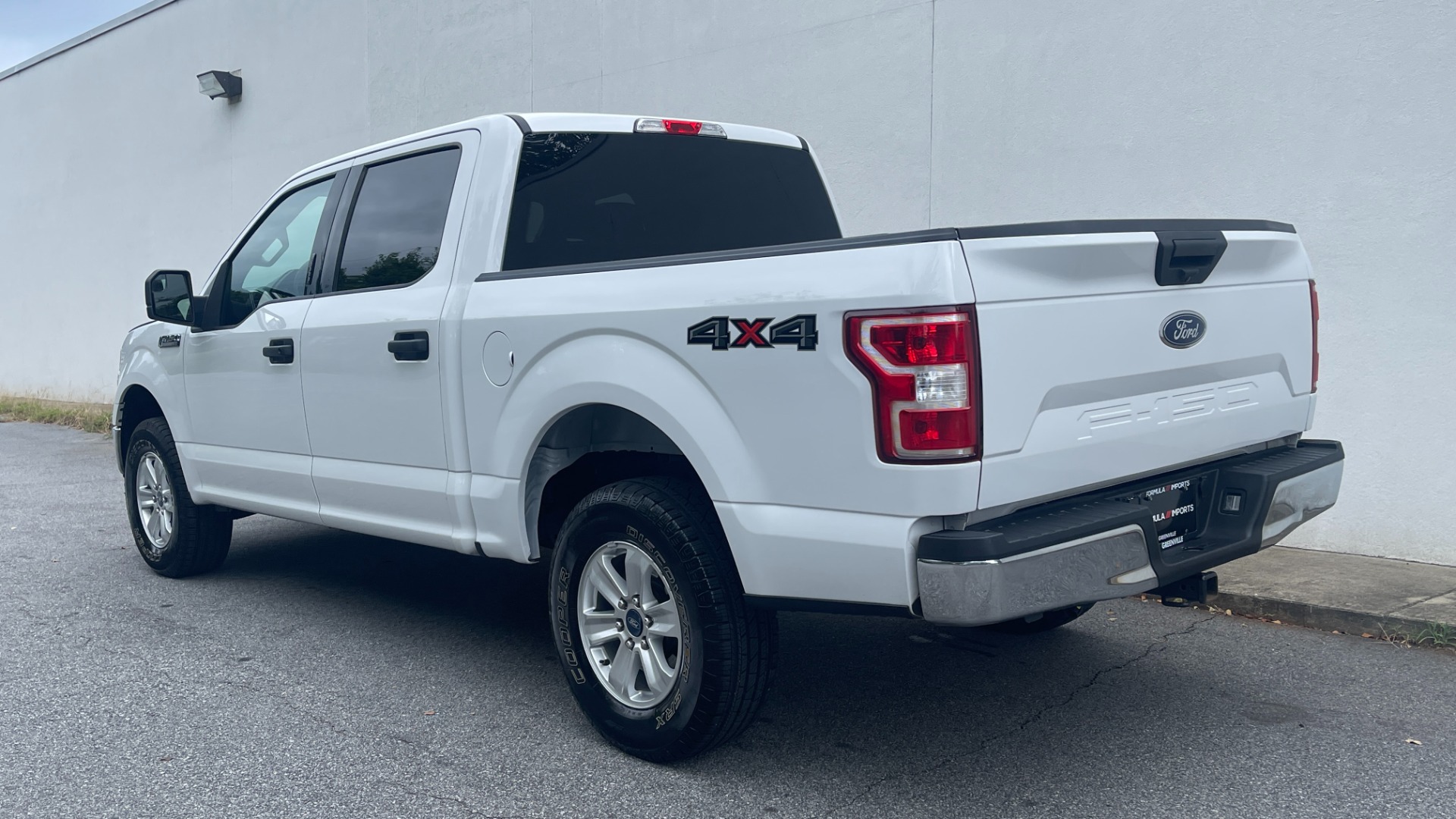 Used 2020 Ford F-150 XLT / 5.0L V8 / CREW CAB 4X4 / 17IN ALUMINUM WHEELS / CLOTH SEATS for sale Sold at Formula Imports in Charlotte NC 28227 7