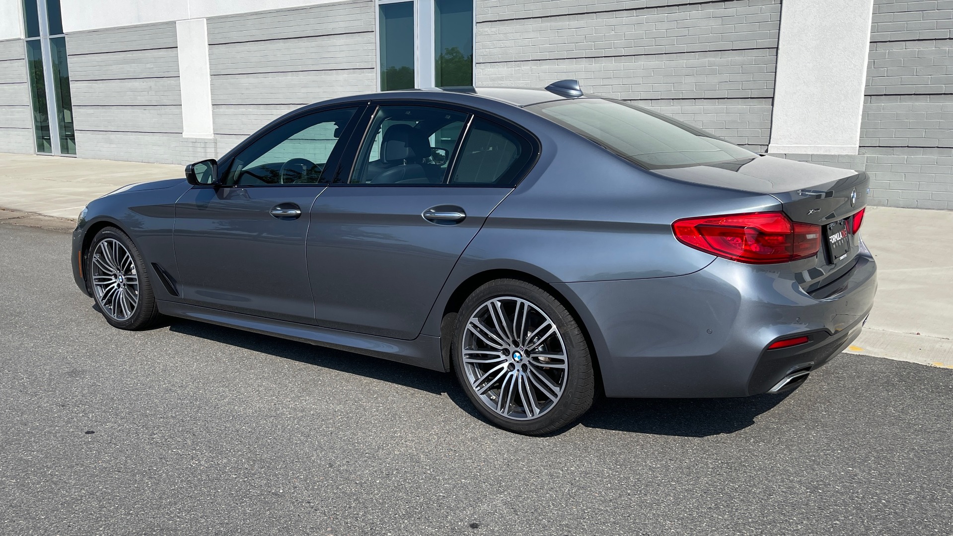 Used 2018 BMW 5 SERIES 540I XDRIVE M-SPORT / DRVR ASST / PDC / APPLE / HUD / H/K SND for sale Sold at Formula Imports in Charlotte NC 28227 5