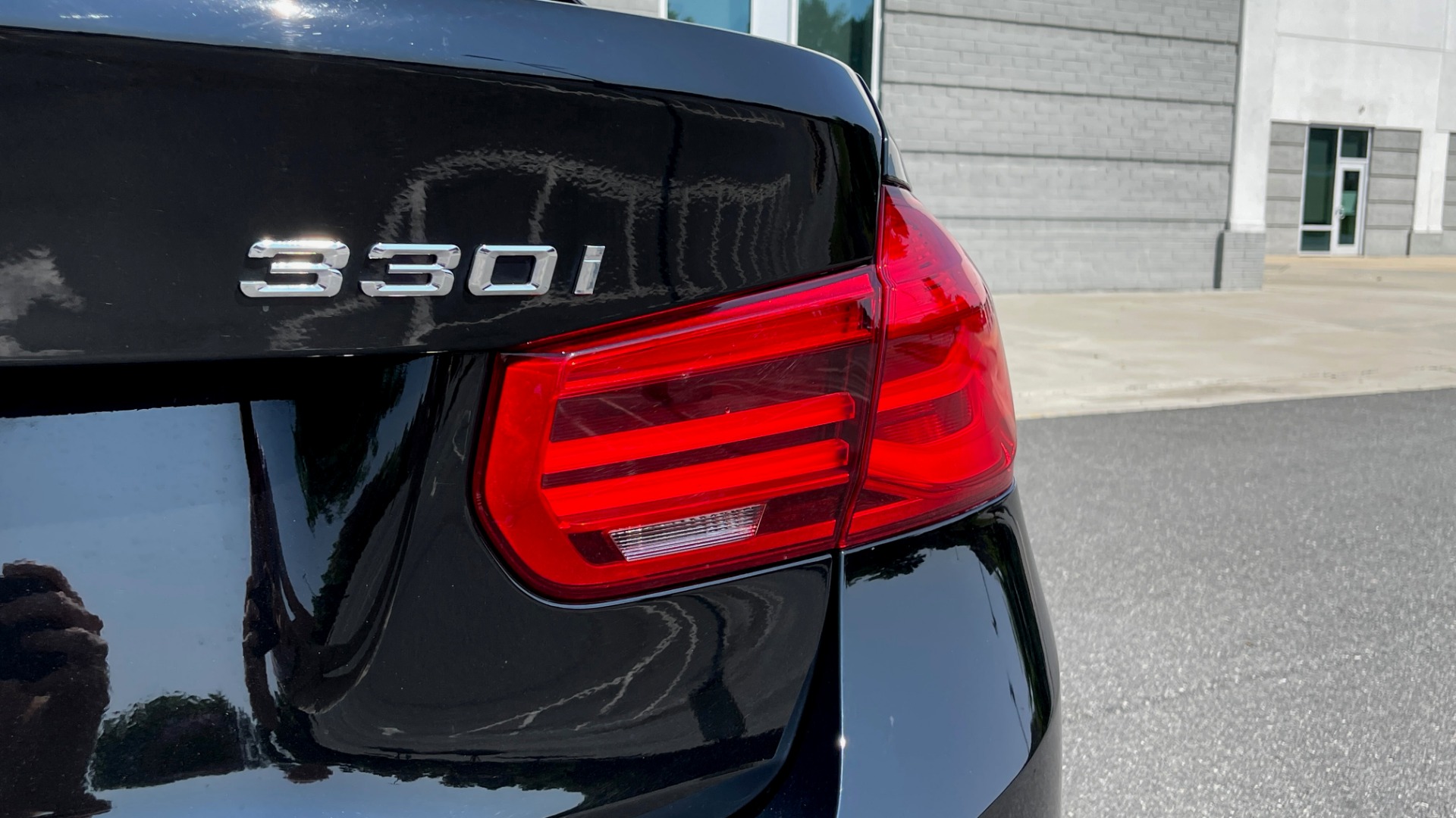 Used 2018 BMW 3 SERIES 330I XDRIVE / CONV PKG / SUNROOF / HTD STS / ABSD / REARVIEW for sale Sold at Formula Imports in Charlotte NC 28227 25