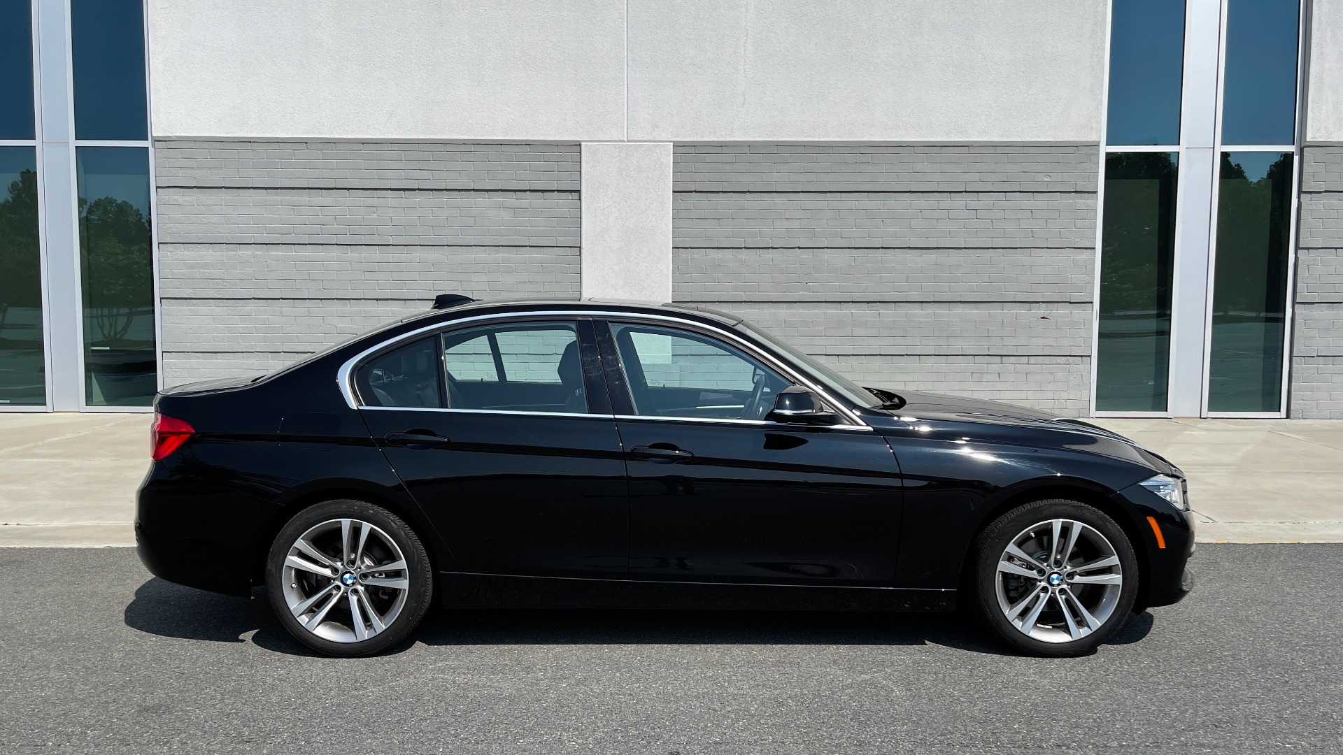 Used 2018 BMW 3 SERIES 330I XDRIVE / CONV PKG / SUNROOF / HTD STS / ABSD / REARVIEW for sale Sold at Formula Imports in Charlotte NC 28227 7