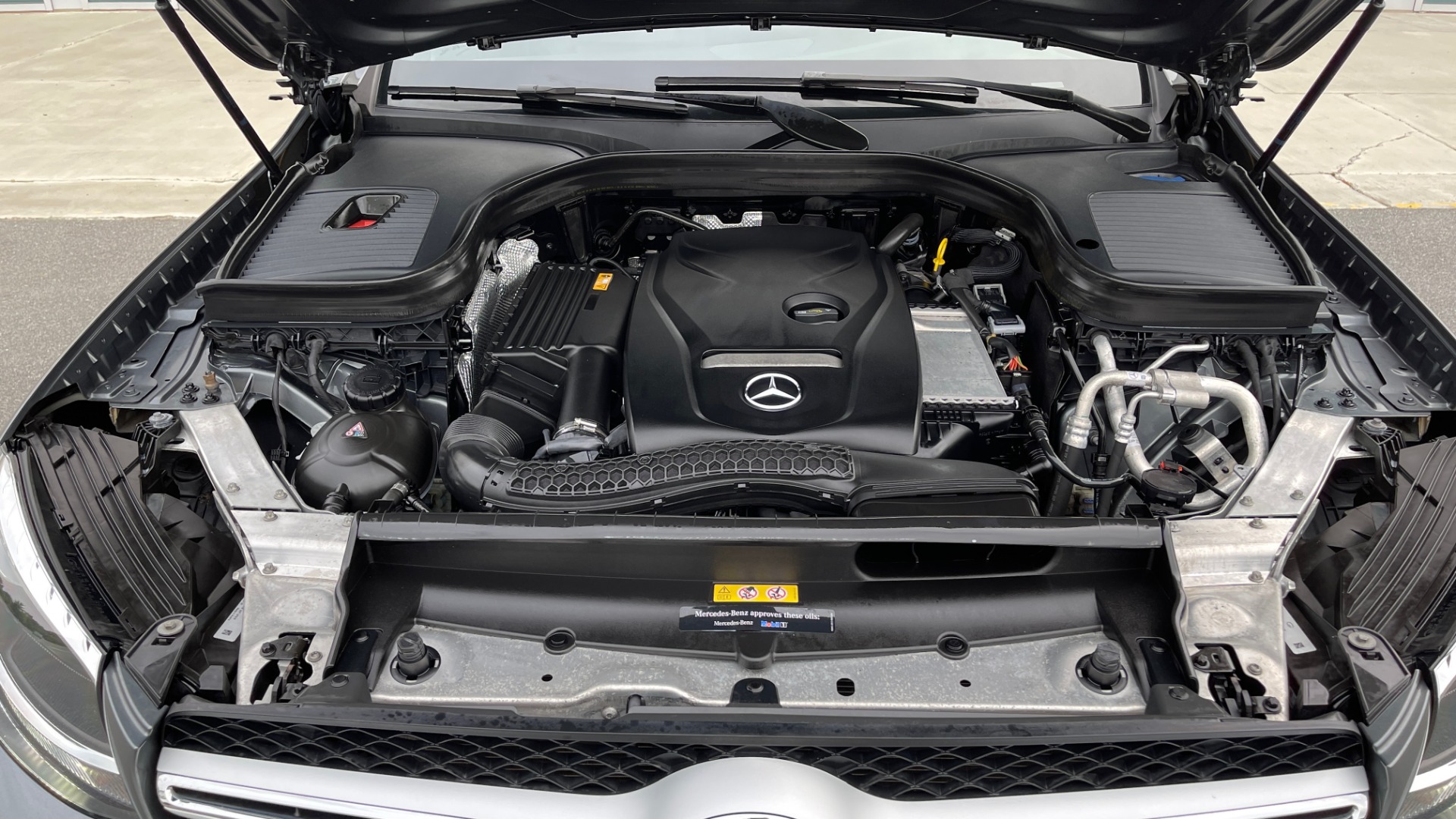 Used 2018 Mercedes-Benz GLC 300 4MATIC PREMIUM / PANO-ROOF / HTD STS / APPLE / REARVIEW for sale Sold at Formula Imports in Charlotte NC 28227 10