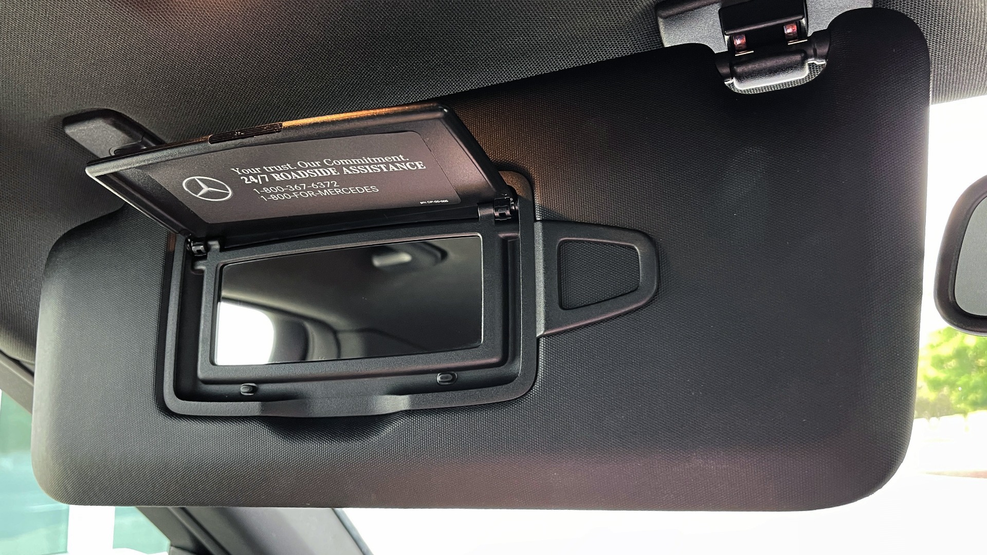 Used 2018 Mercedes-Benz GLC 300 4MATIC PREMIUM / PANO-ROOF / HTD STS / APPLE / REARVIEW for sale Sold at Formula Imports in Charlotte NC 28227 44
