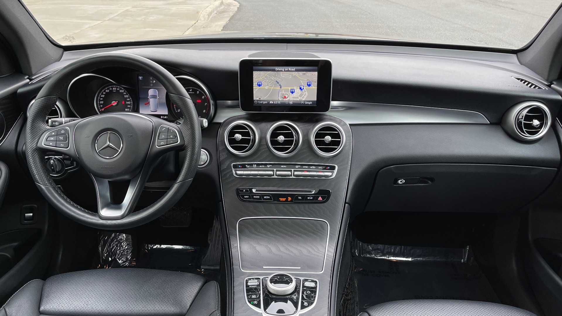 Used 2018 Mercedes-Benz GLC 300 4MATIC PREMIUM / PANO-ROOF / HTD STS / APPLE / REARVIEW for sale Sold at Formula Imports in Charlotte NC 28227 51