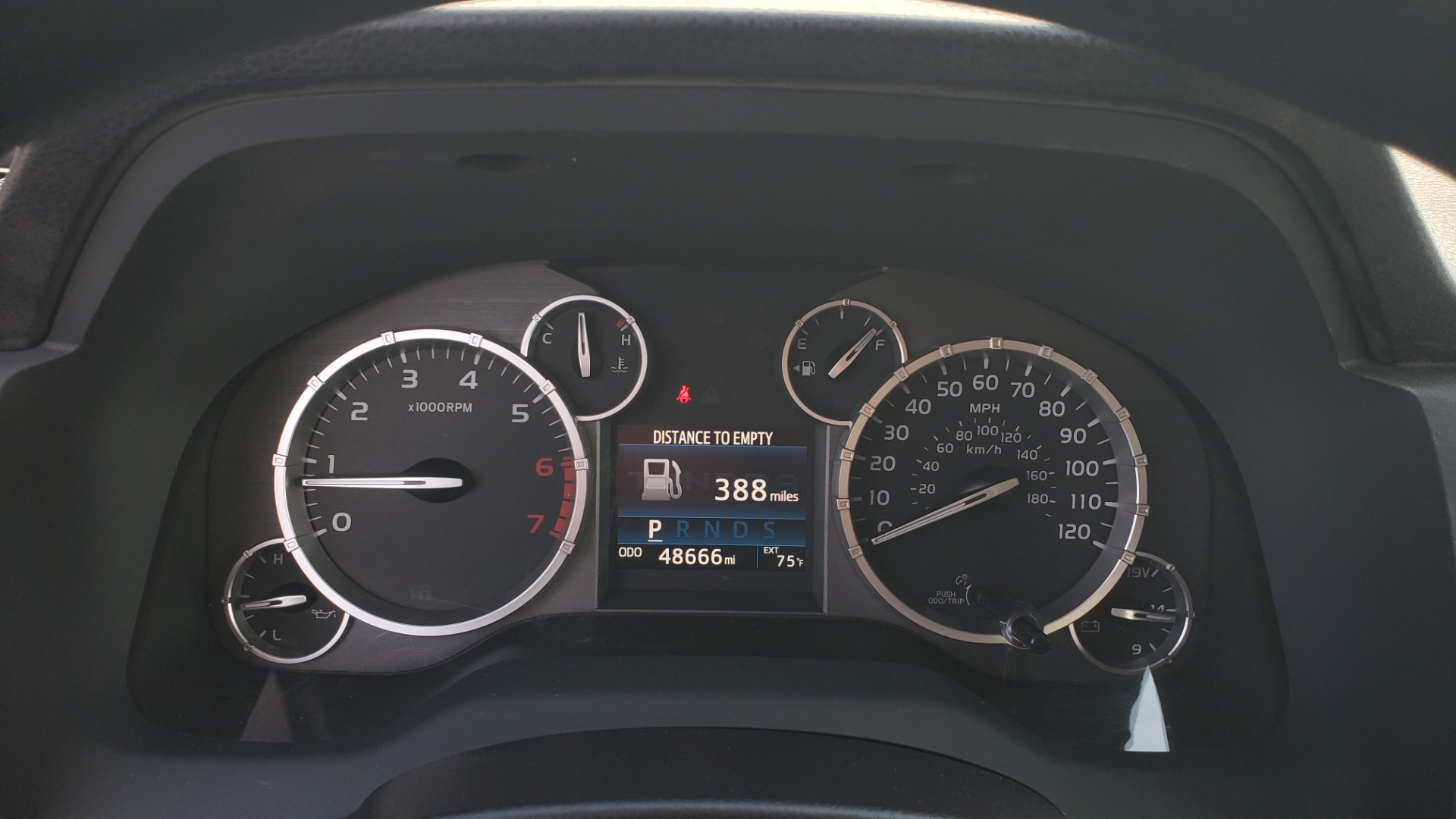 Used 2017 Toyota TUNDRA 4WD SR5 CREWMAX / 5.7L V8 / 6-SPD AUTO / NAV / REARVIEW for sale Sold at Formula Imports in Charlotte NC 28227 43