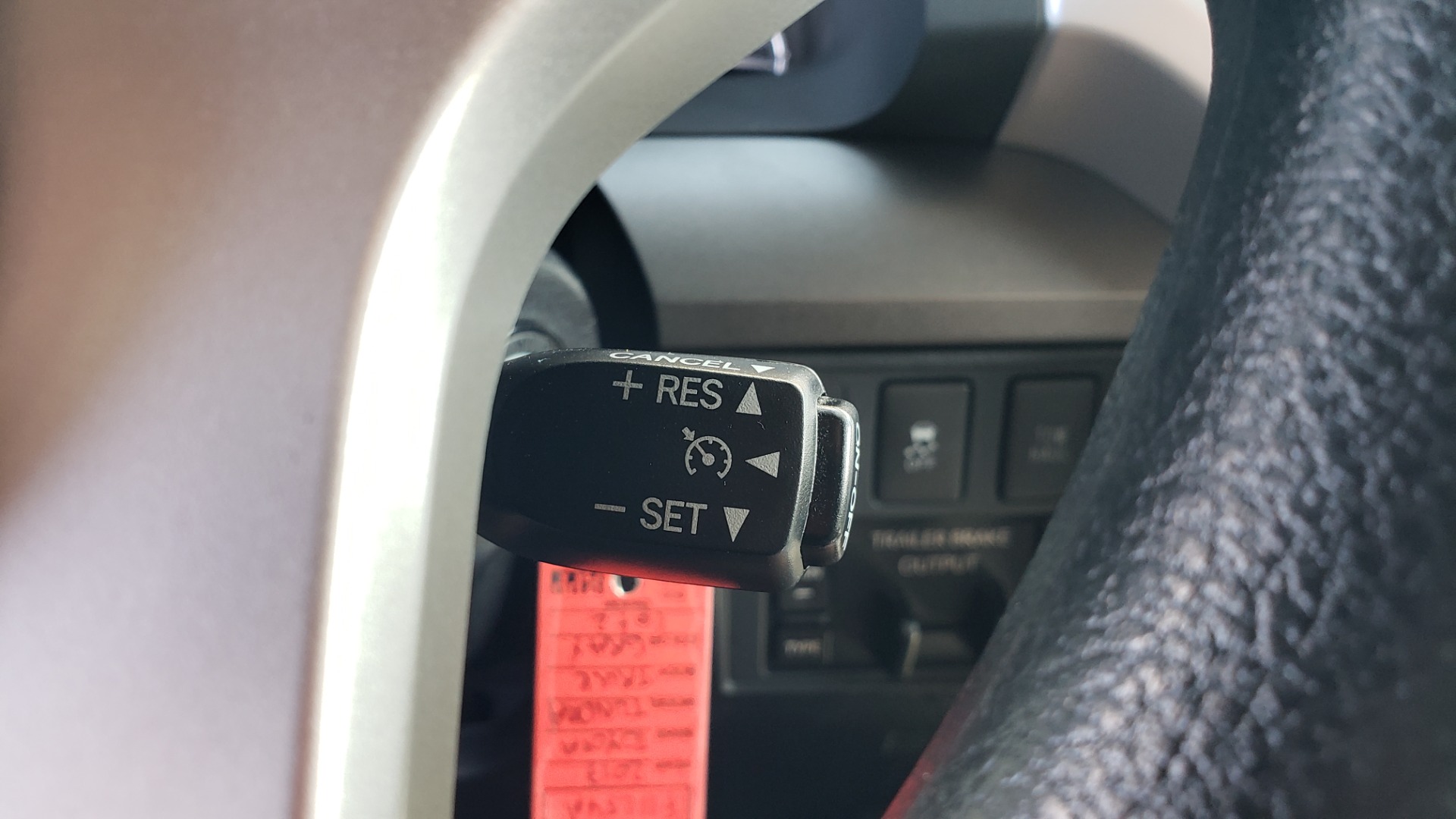 Used 2017 Toyota TUNDRA 4WD SR5 CREWMAX / 5.7L V8 / 6-SPD AUTO / NAV / REARVIEW for sale Sold at Formula Imports in Charlotte NC 28227 46